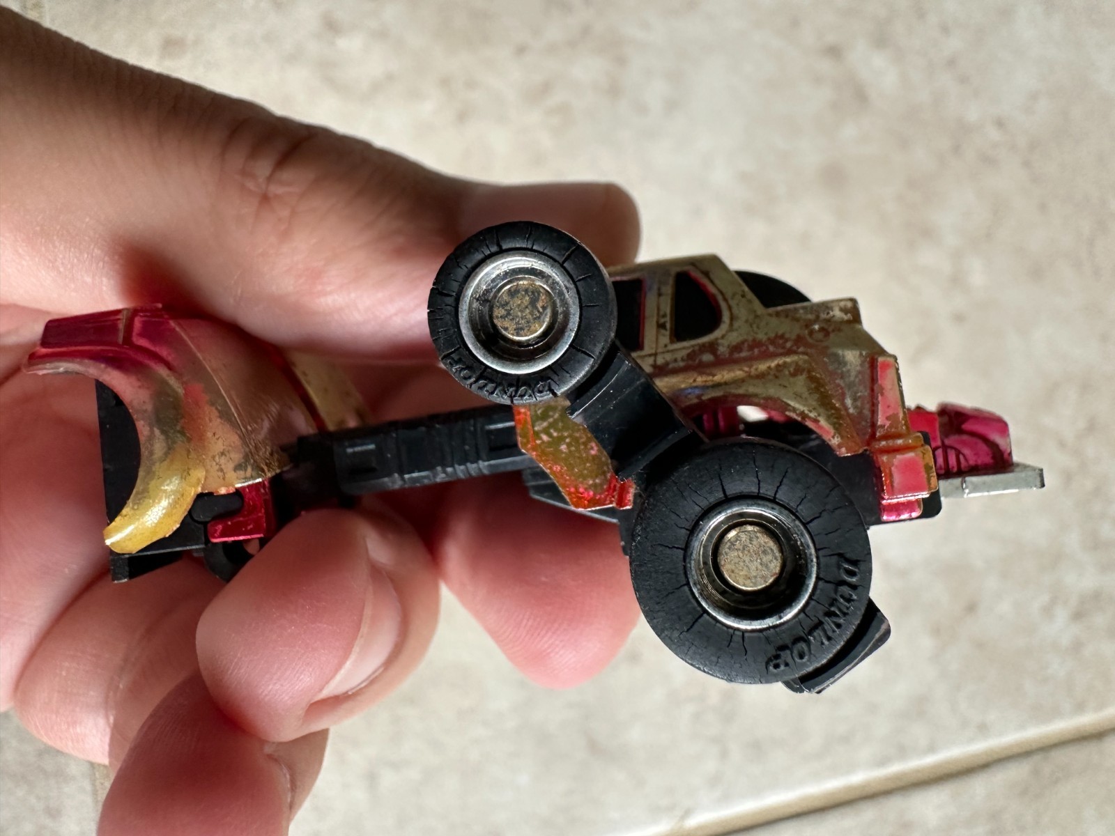Vintage 1992 Transformers G2 Hubcap MiniBot Figure Sun Damaged Paint Job