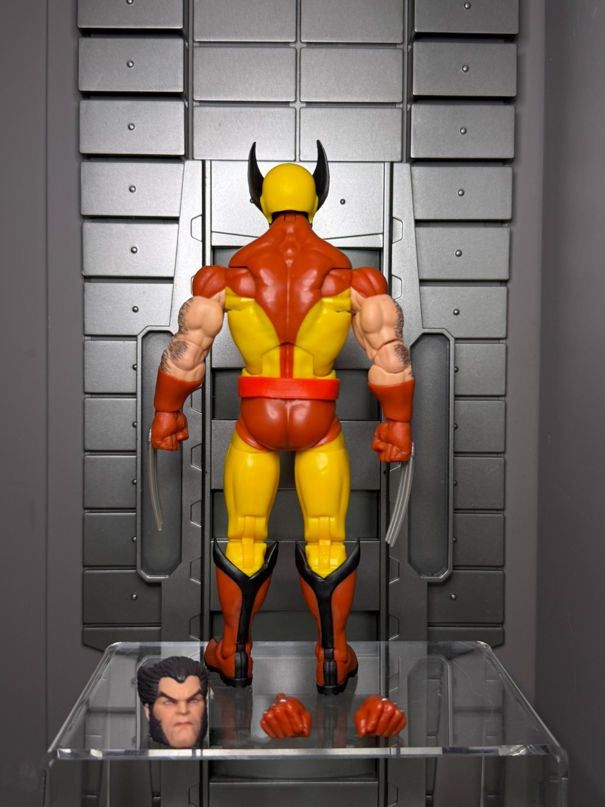HASBRO MARVEL LEGENDS RETRO SECRET WARS WOLVERINE UNCANNY X-MEN 6&Prime; LOOSE