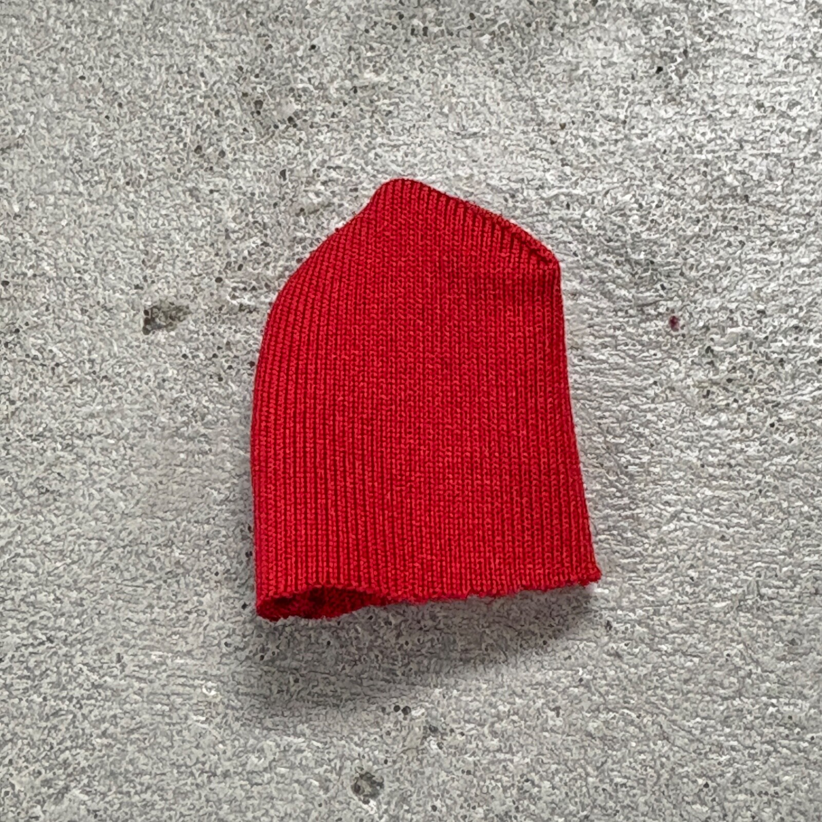 PB-BNE-RD: 1/12 scale Red Beanies for 6&Prime; ~ 7&Prime; Action figures