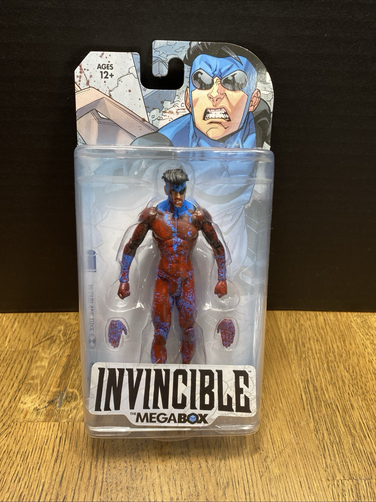 Megabox Bloody Invincible Variant Mcfarlane Toys 2017 Kirkman Skybound