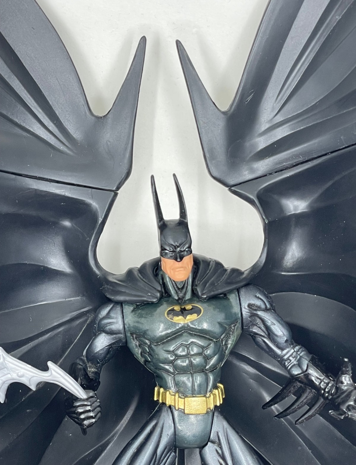 BATMAN DARK KNIGHT DETECTIVE LEGENDS OF THE DARK KNIGHT PREMIUM FIGURE LOOSE