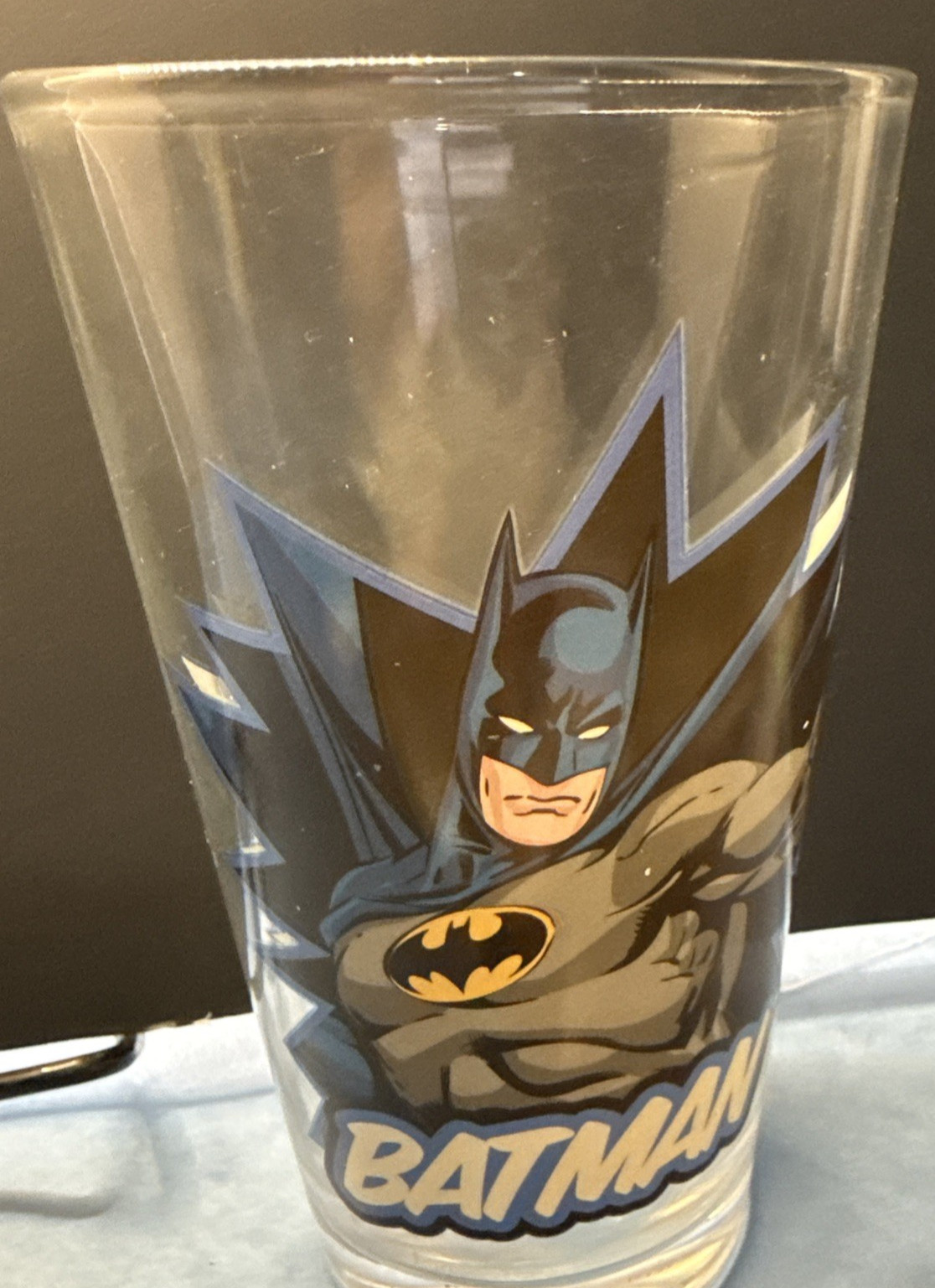 BATMAN Drinking Glass Tumbler DC Comics 16OZ VANDOR 6&Prime; tall EUC