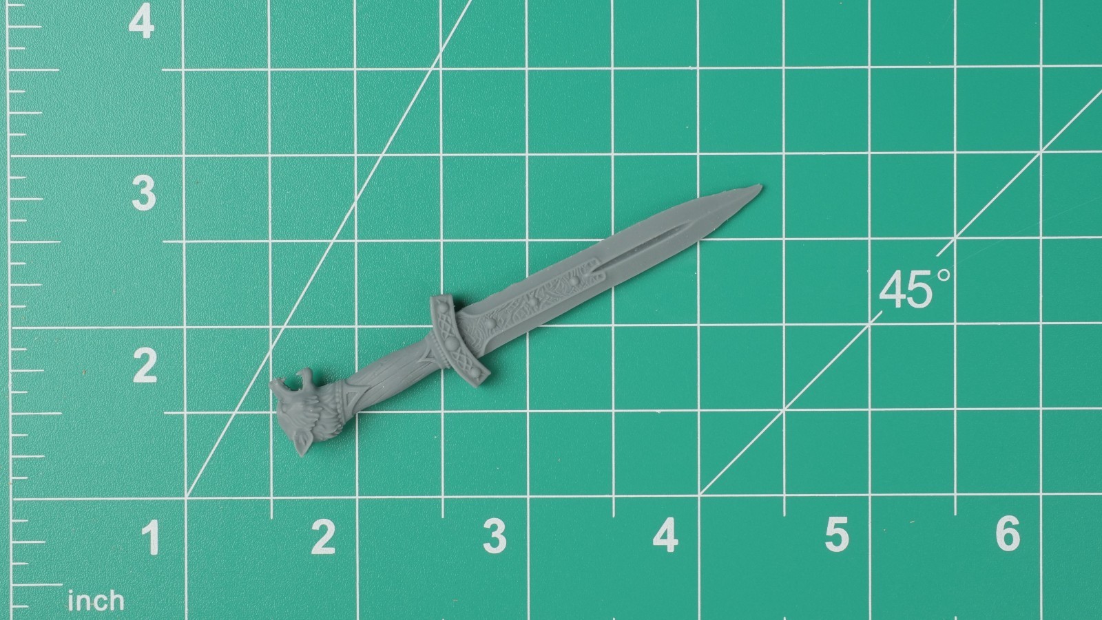 Fantasy Myhtic Ulfhednar Barbarian Wolf Knife 6&Prime; (1:12) Unpainted 3D Resin Print