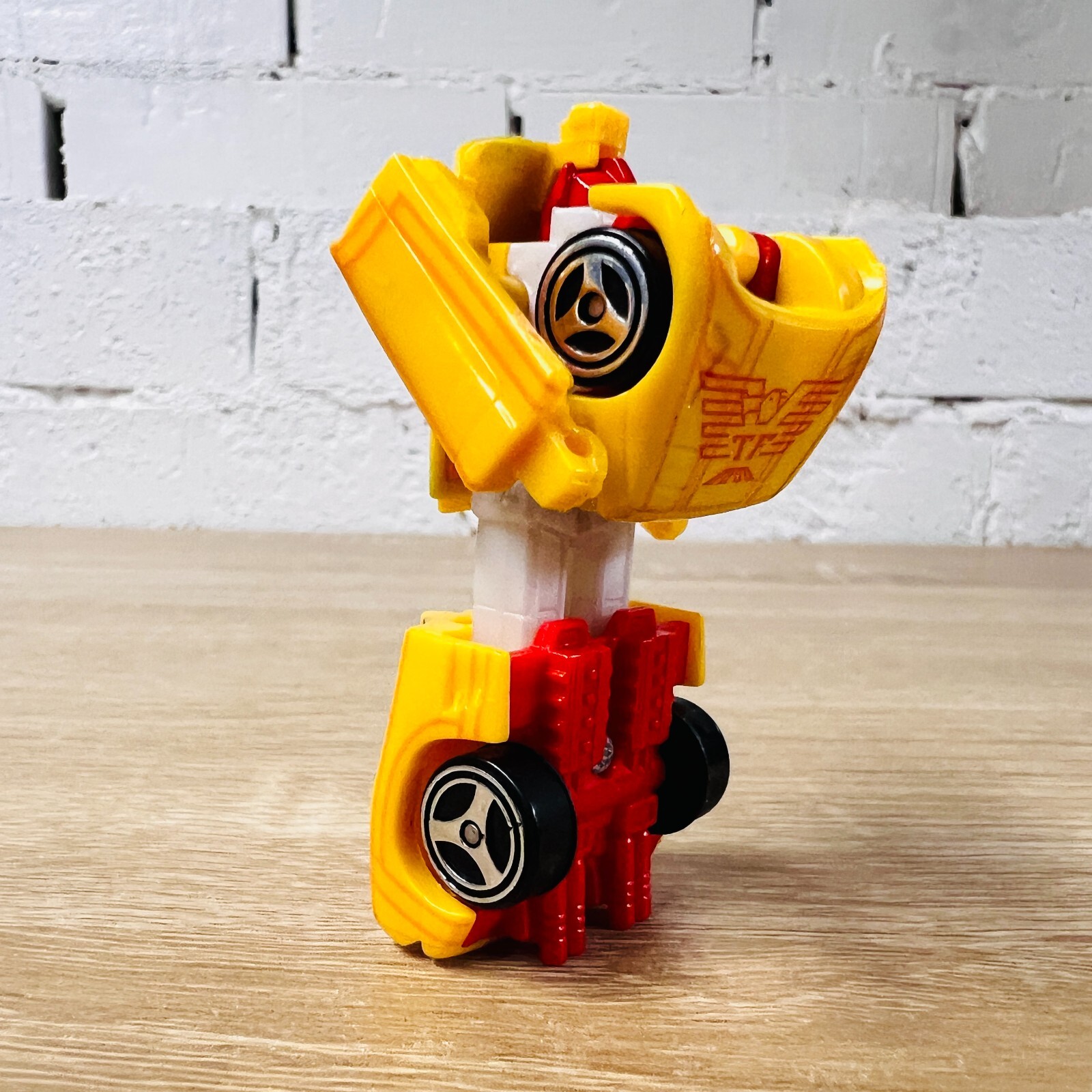 R.E.V. REV Spy Changers TRANSFORMERS RID Robots in Disguise Figure
