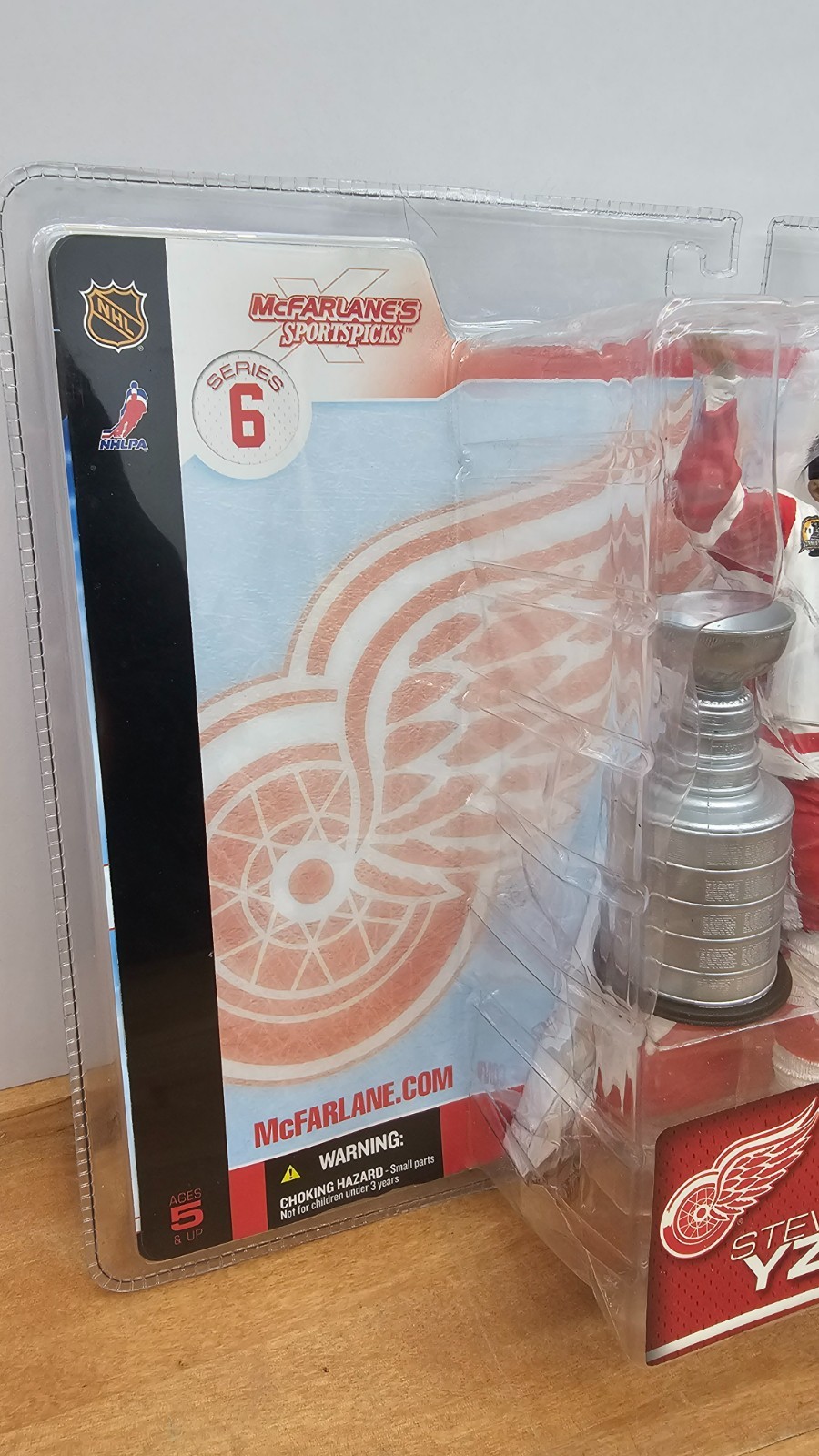 MCFARLANE STEVE YZERMAN DETROIT RED WINGS STANLEY CUP NHL HOCKEY FIGURE SERIES 6