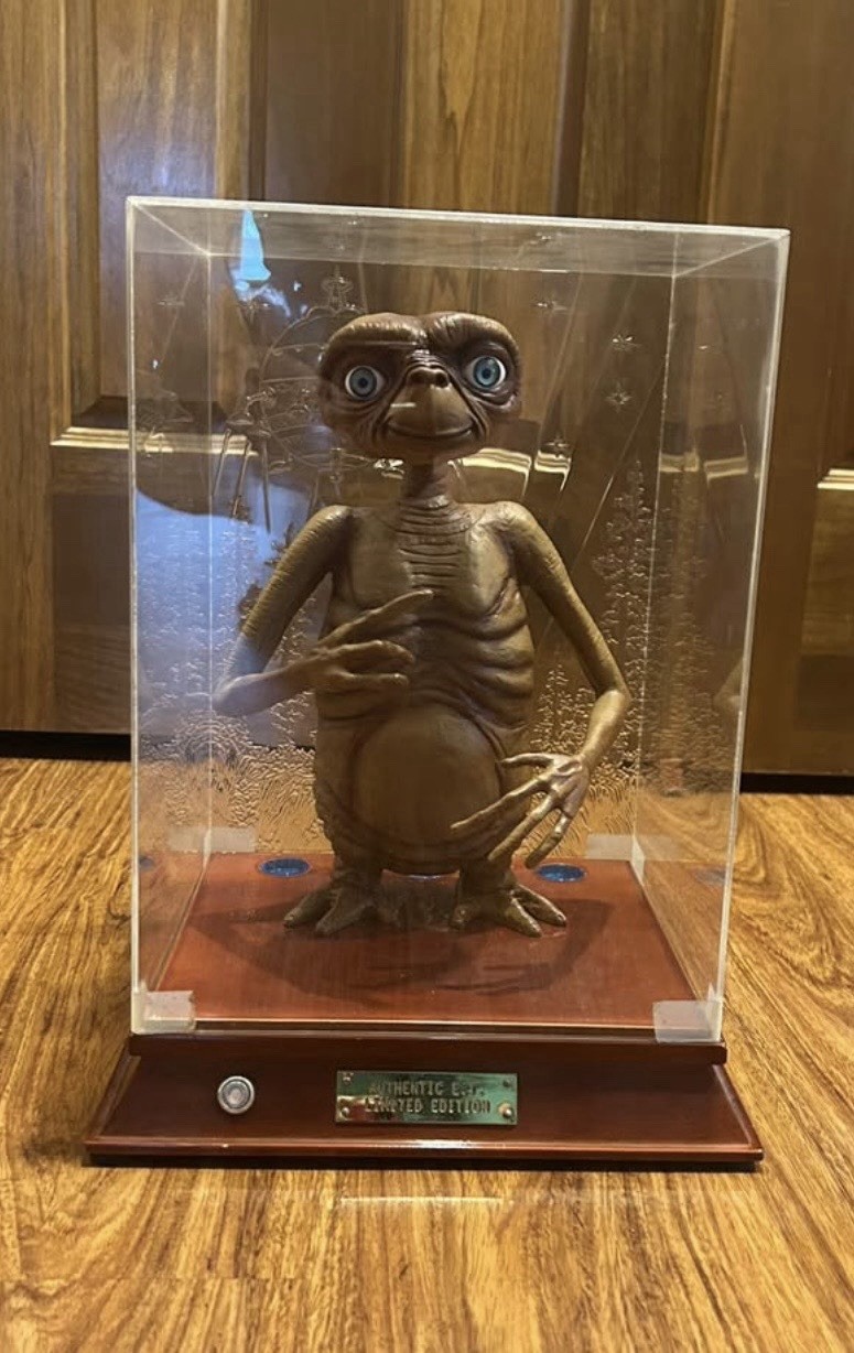 E.T. Extra Terrestrial 20th Anniversary 12&Prime; Collectible Figure ToysRus Exclusive