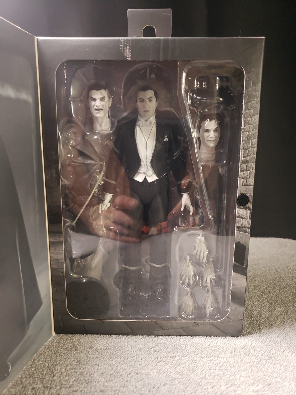 NECA Universal Monsters 7&Prime; Ultimate Dracula Carfax Abbey 1931 Movie Figure