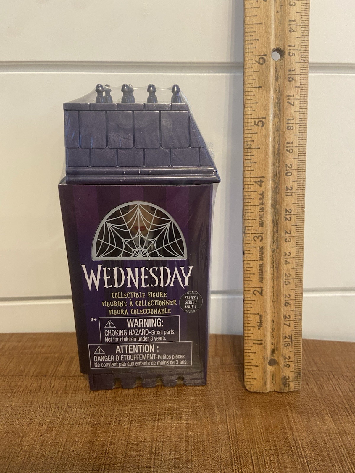 NIB Wednesday Addams Series 1 in UNIFORM 4&Prime; Figure Stackable House Case