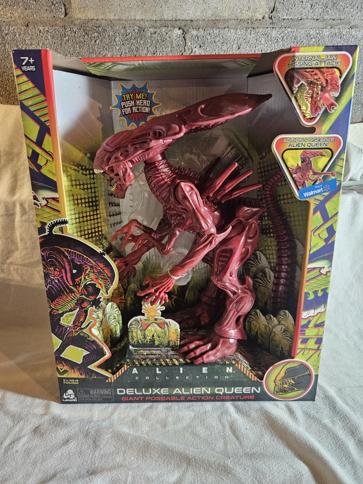 Alien Collection -Light & Sound Deluxe Alien Queen Giant Action Walmart