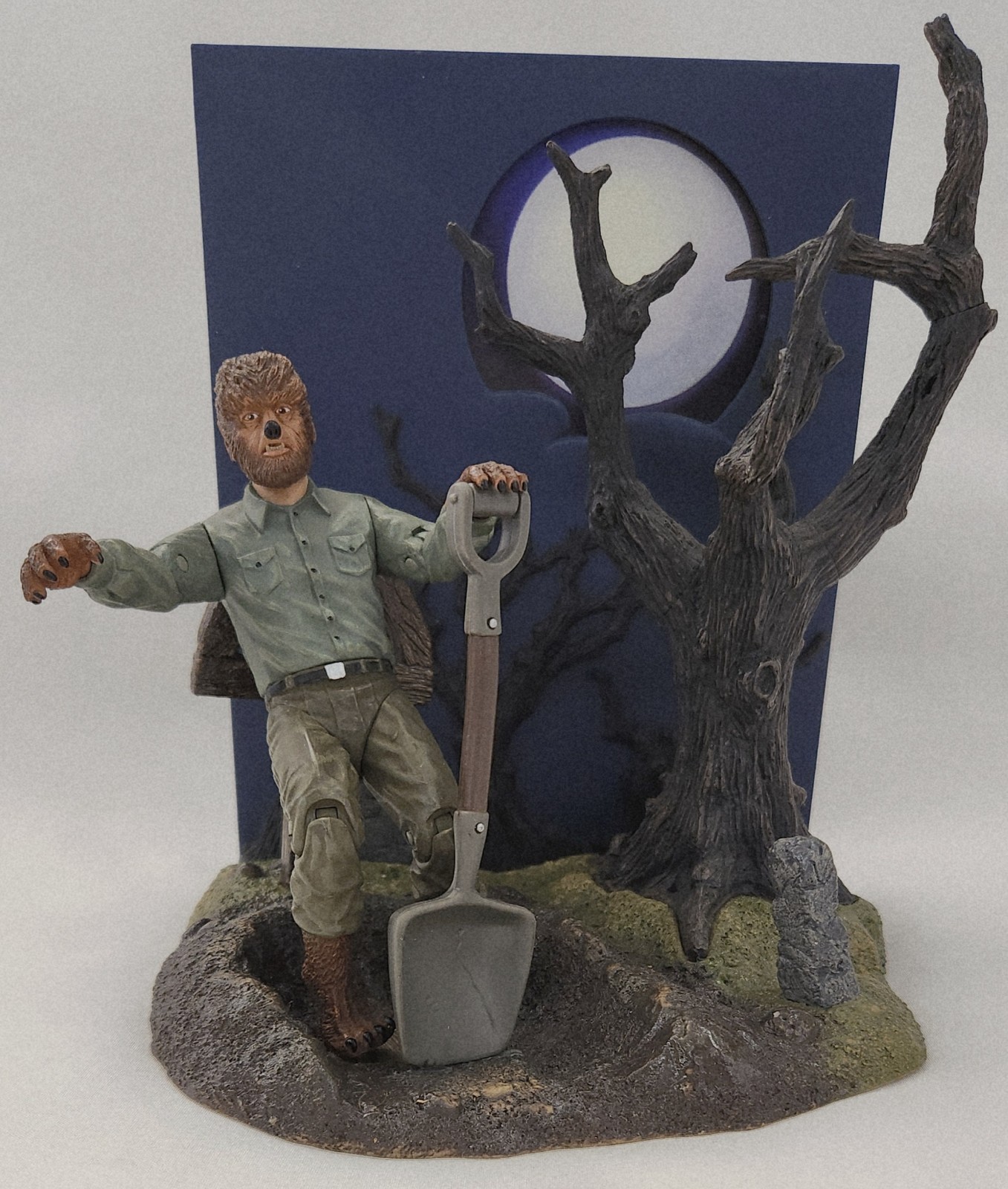 Universal Studios Monsters THE WOLF MAN Figure Cemetary Diorama 2003 Jakks