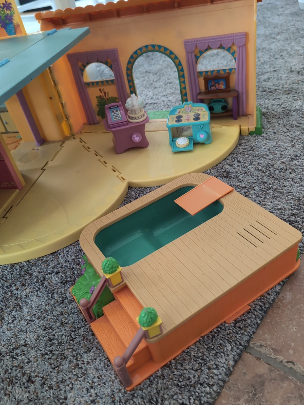 Dora the Explorer Talking House, Pool, Greenhouse, Figures & Accessories WORKS