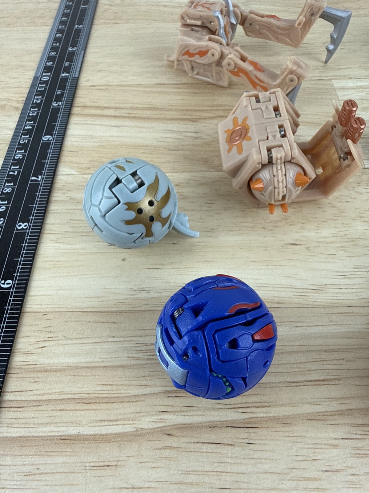 Bakugan Mixed Bundle Lot W/ Battle Brawlers, Blue/Red/Green Figures Dragonoid