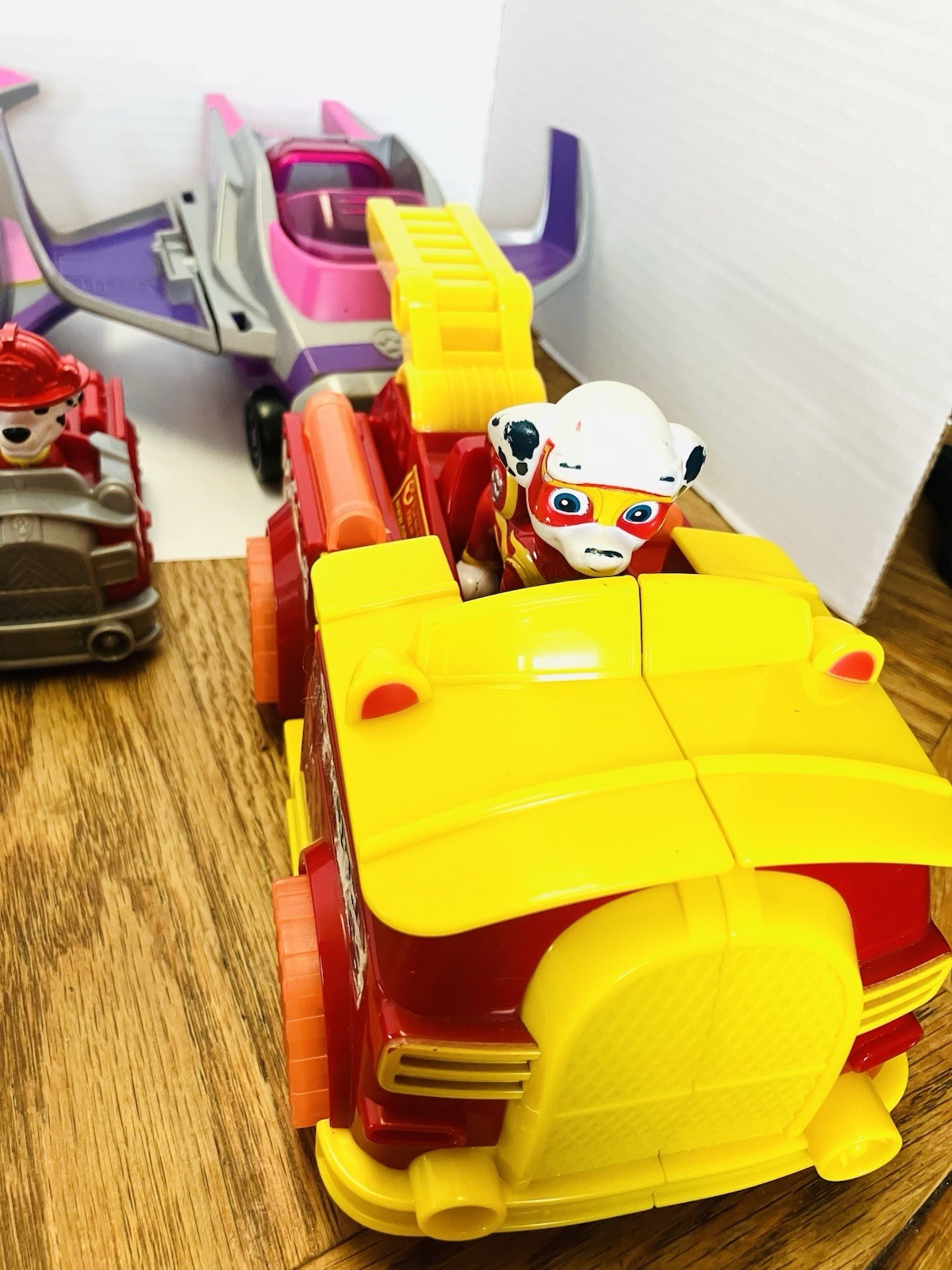 Paw Patrol Assorted Vehicles & Figures Lot Read Spin Master