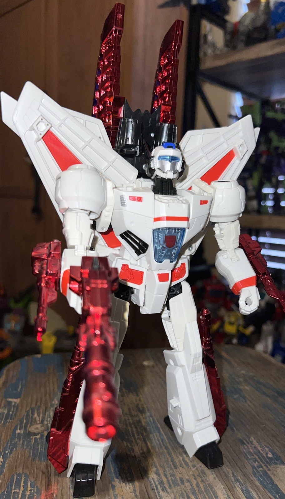 Transformers Generations Leader Class Jetfire figure from the « Thrilling 30 »