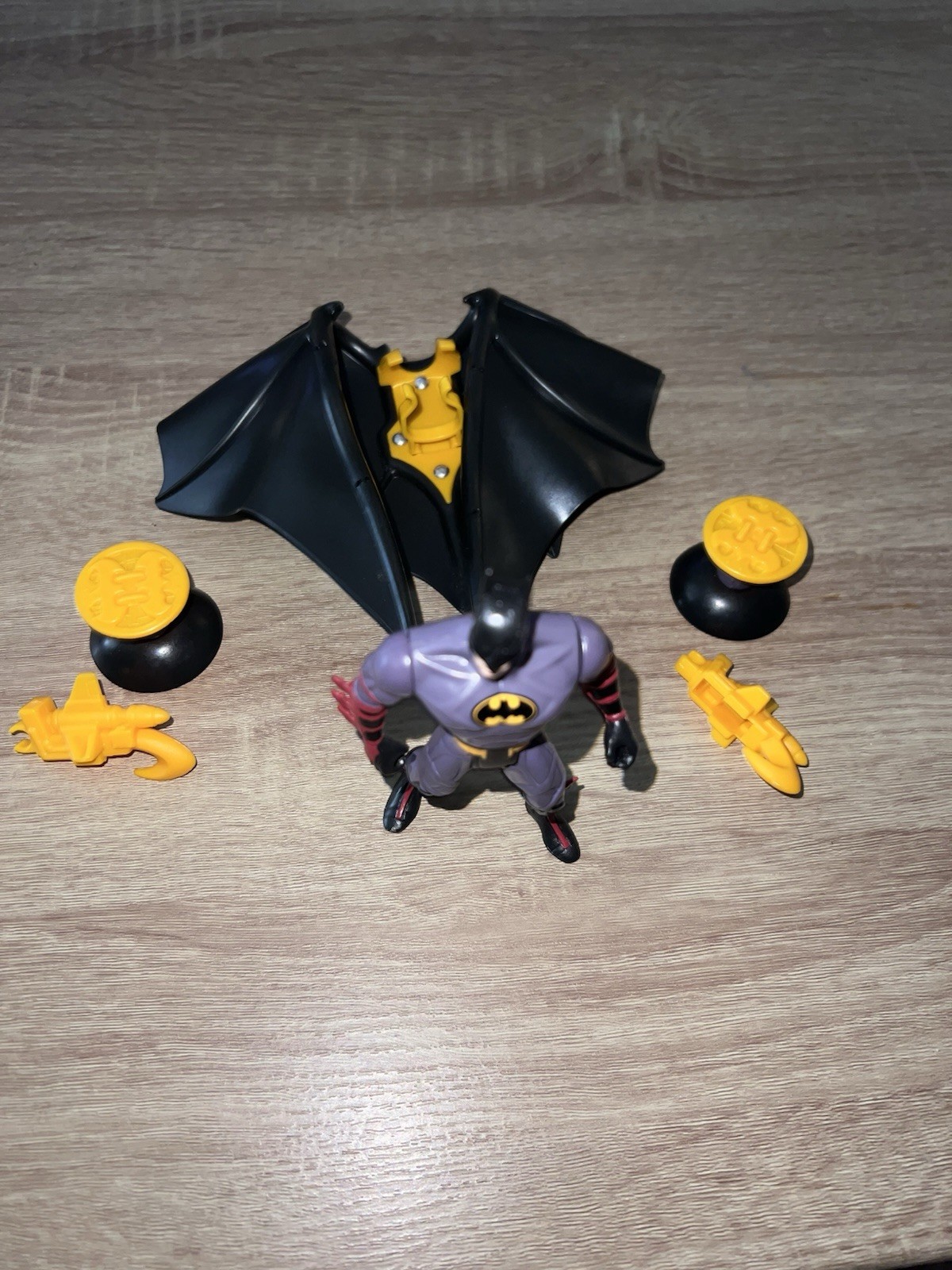 BATMAN FOREVER DELUXE ATTACK WING BATMAN POWER FLEX ATTACK CAPE 1995