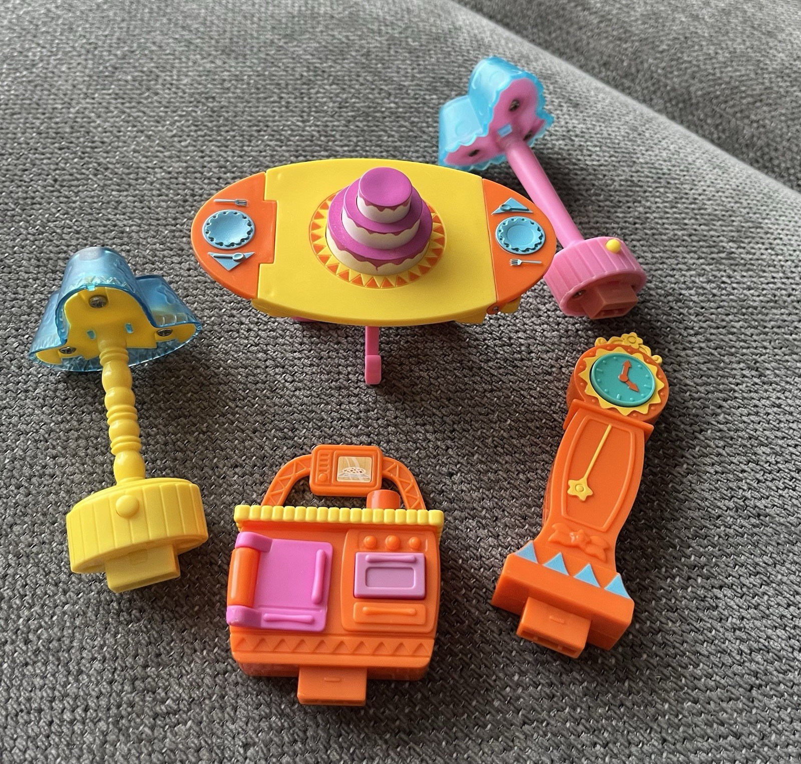 Vintage Dora The Explorer Magic Doll House Furniture & More 20+ Pcs