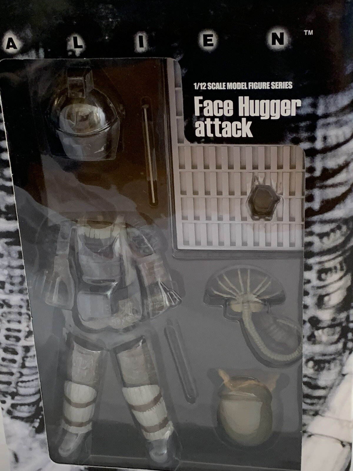 2002 ALIEN 1/12 Scale Model Figure Series – FACE HUGGER ATTACK – NEW Sealed