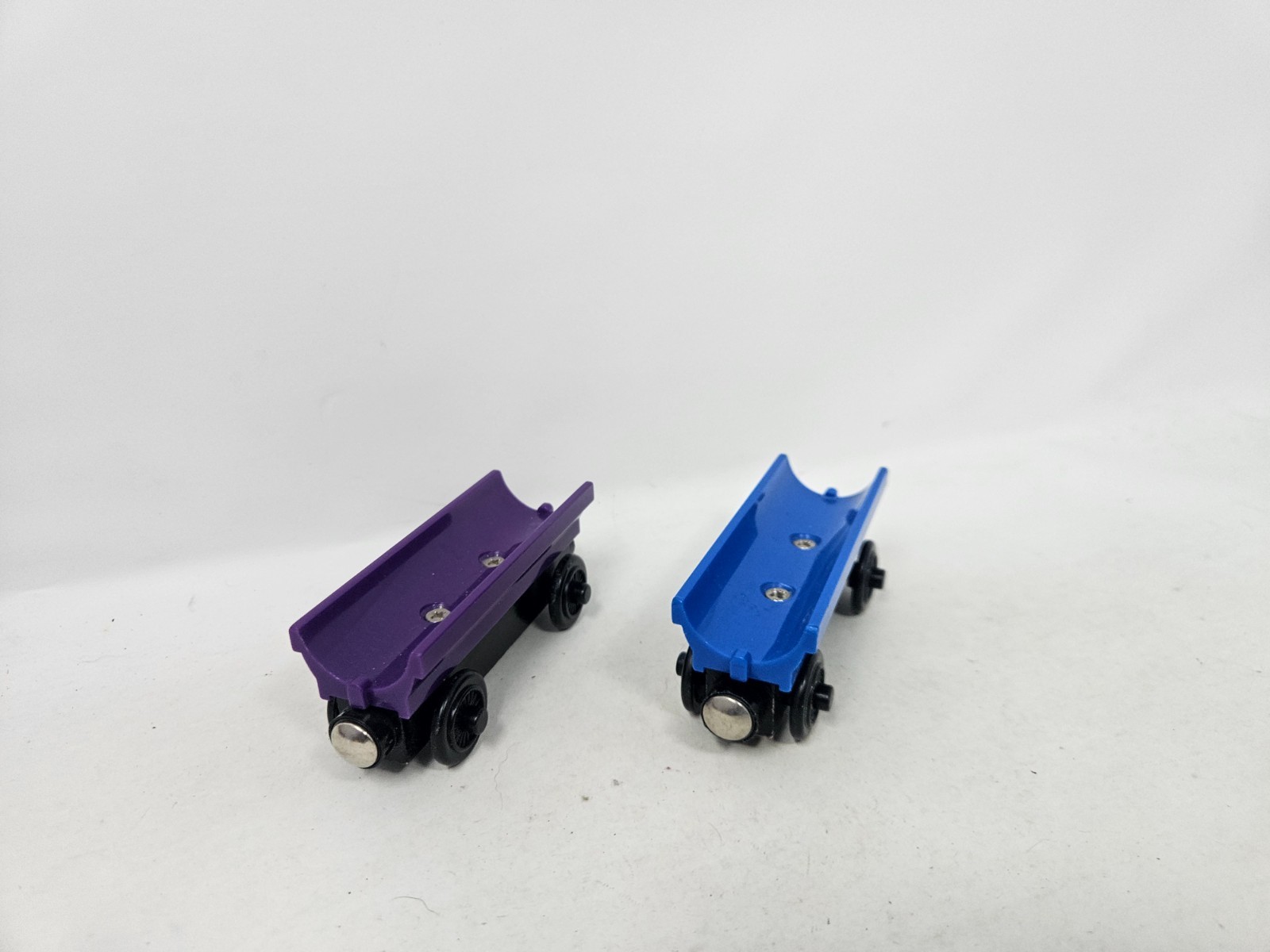 Thomas & Friends Wooden Railway 2 X Blue Purple Barrel Car Train Tank Engine GUC