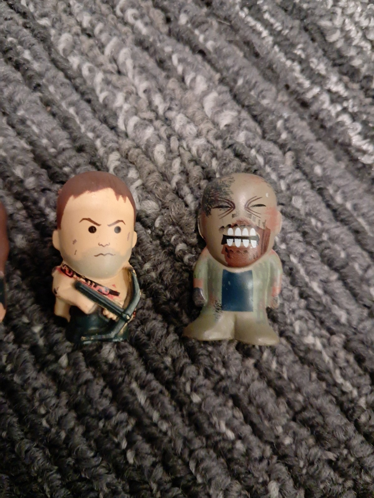 4x Walking Dead Chibis: Michonne, Daryl, 1.25&Prime; Mini Action Figure Bulls I Toy