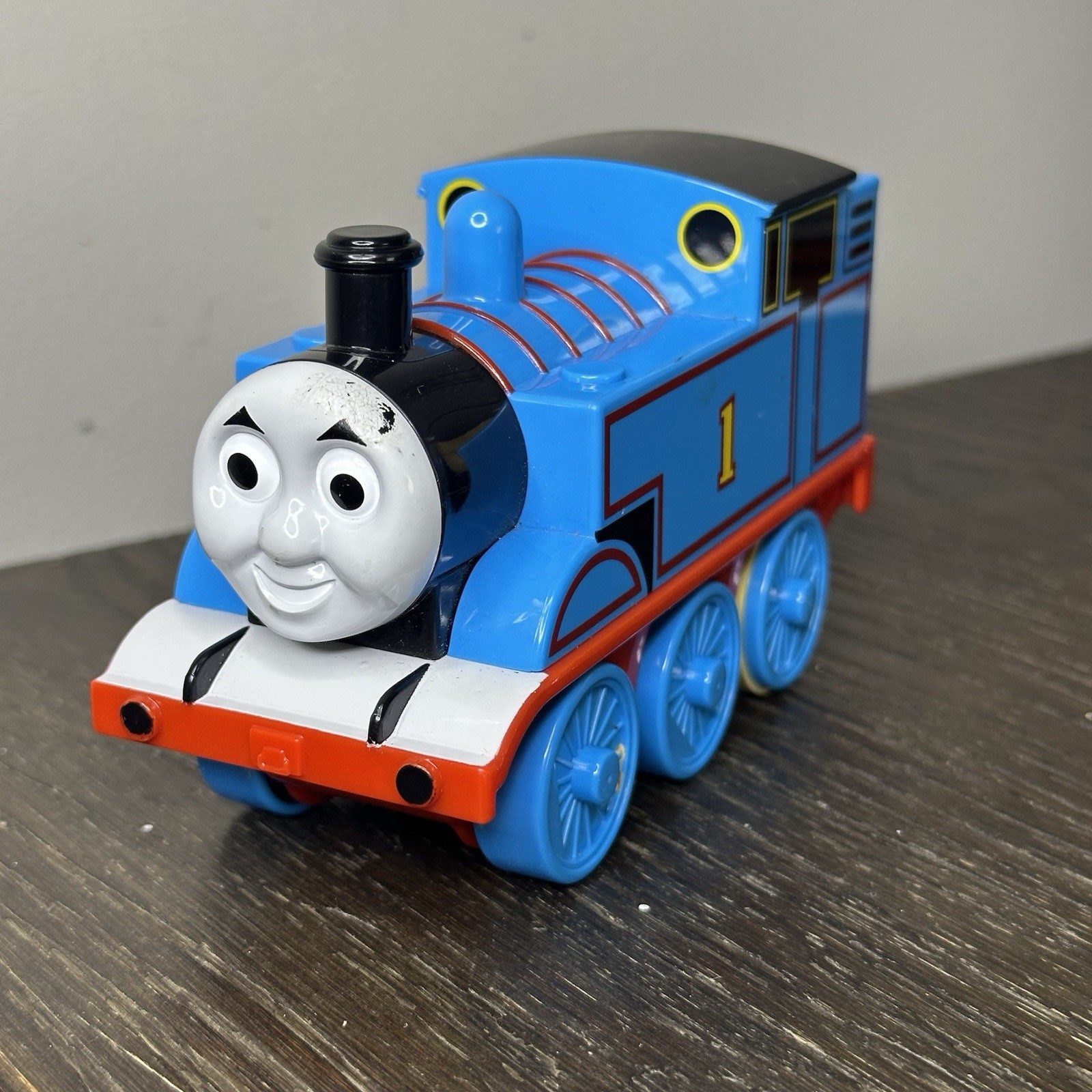 Thomas the Tank Engine Motorized Train Toy 2005 TOMY No 1 Blue UNTESTED