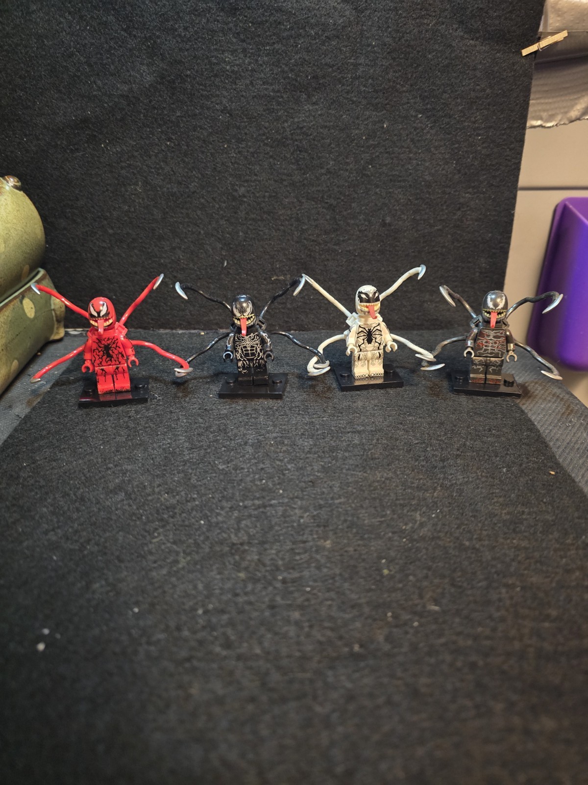 Symbiote Mini Figs 4 Carnage Venom Agent Venom And Riot Free Shipping