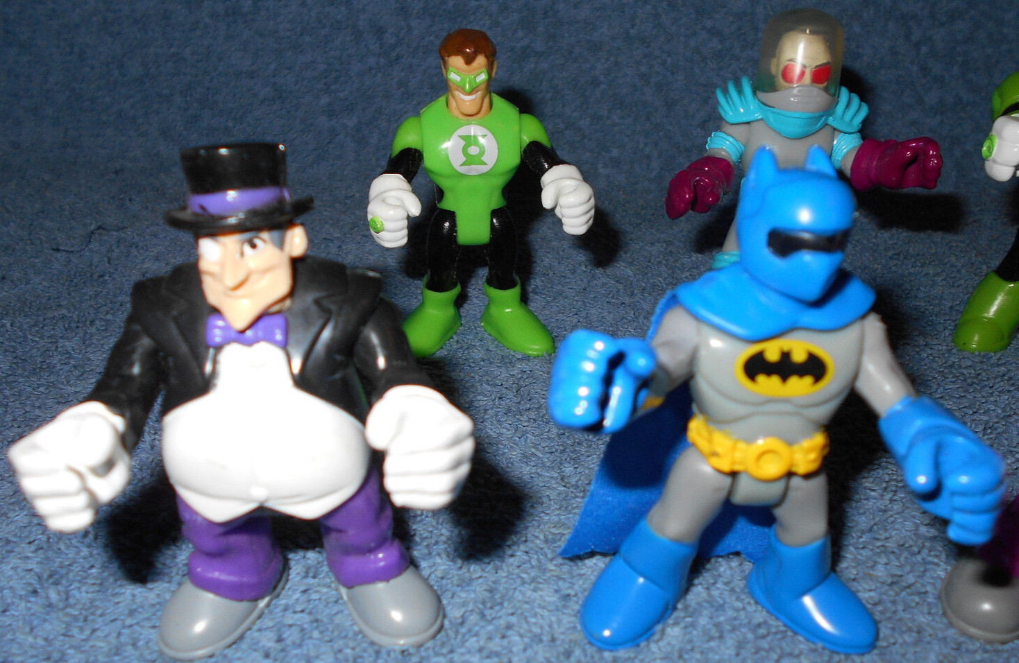 DC COMICS – 3&Prime; MINI BATMAN & OTHER ACTION FIGURES CAKE TOPPERS – LOT OF 7 – NICE