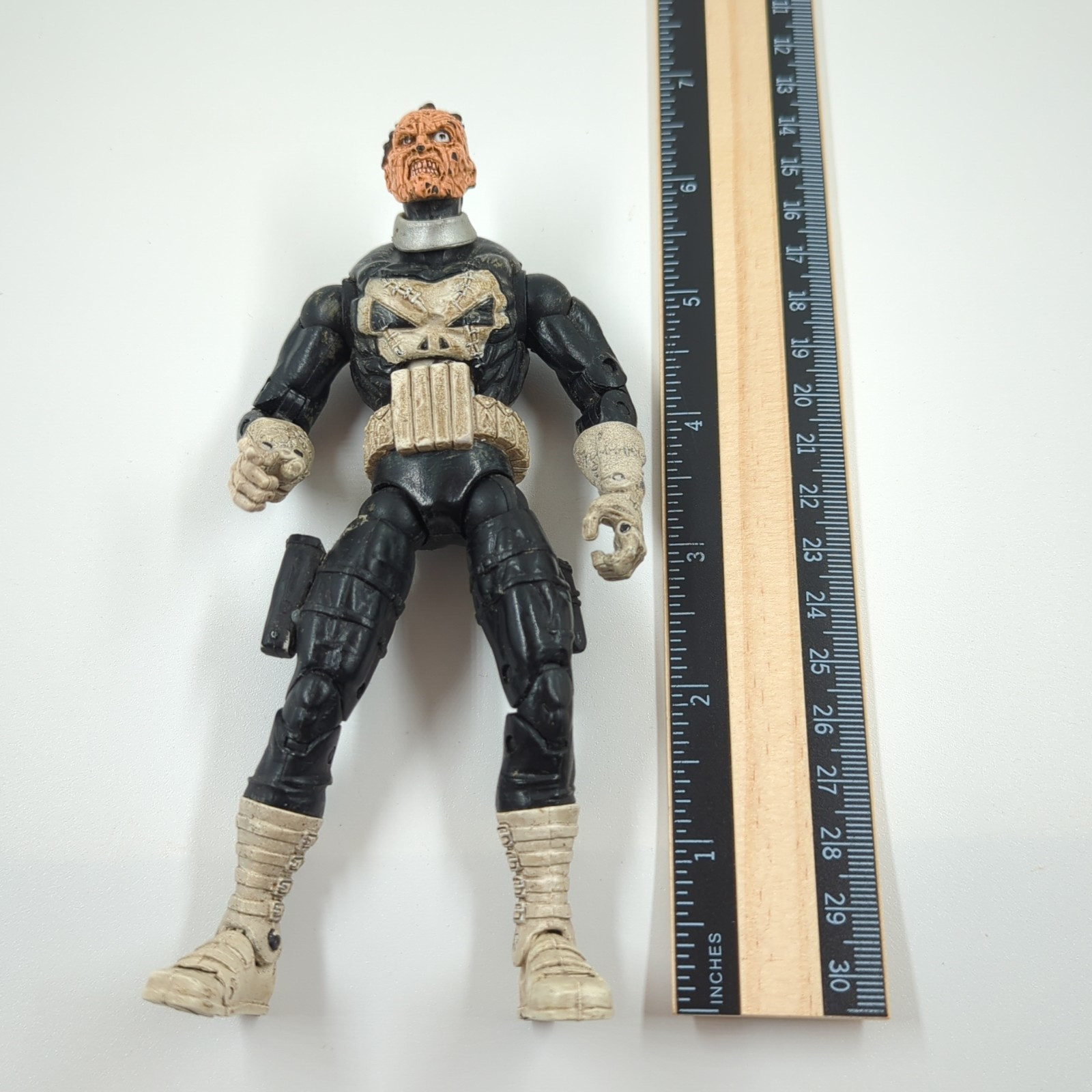Jigsaw Marvel Legends Face Off Series Action Figure vs The Punisher Toybiz