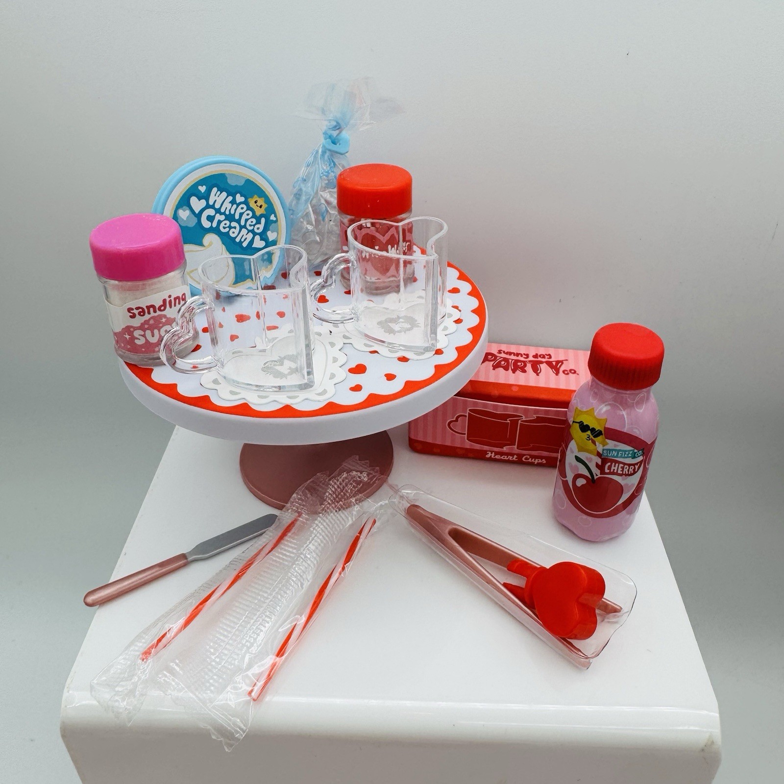 Miniverse Cupids Float Valentines Make It Mini Series 2 Drinks MGA Miniature