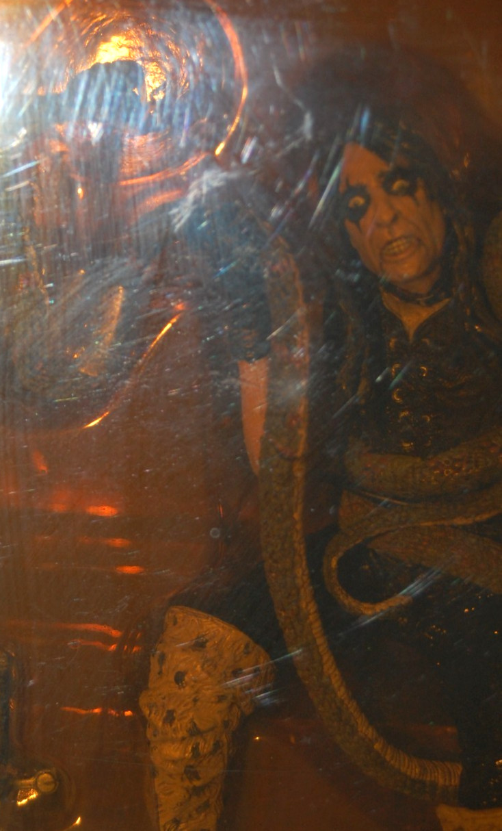 Alice Cooper Action Figure by McFarlane with Snake Sword Hat Bloody Head Diorama