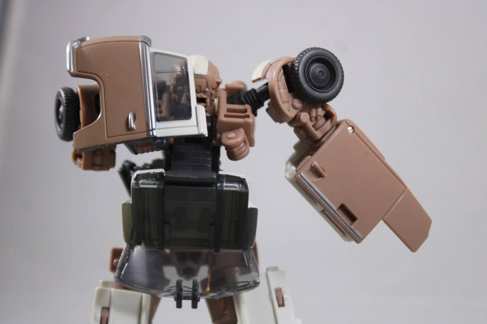 Hasbro Transformers ROTB Studio Series? 108 Wheeljack FOR PARTS READ DESCRIPTION