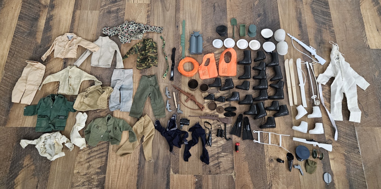 VINTAGE 12&Prime; GI JOE & Adventure TEAM & OTHERS ACCESSORIES LOT 90+ Pieces!!