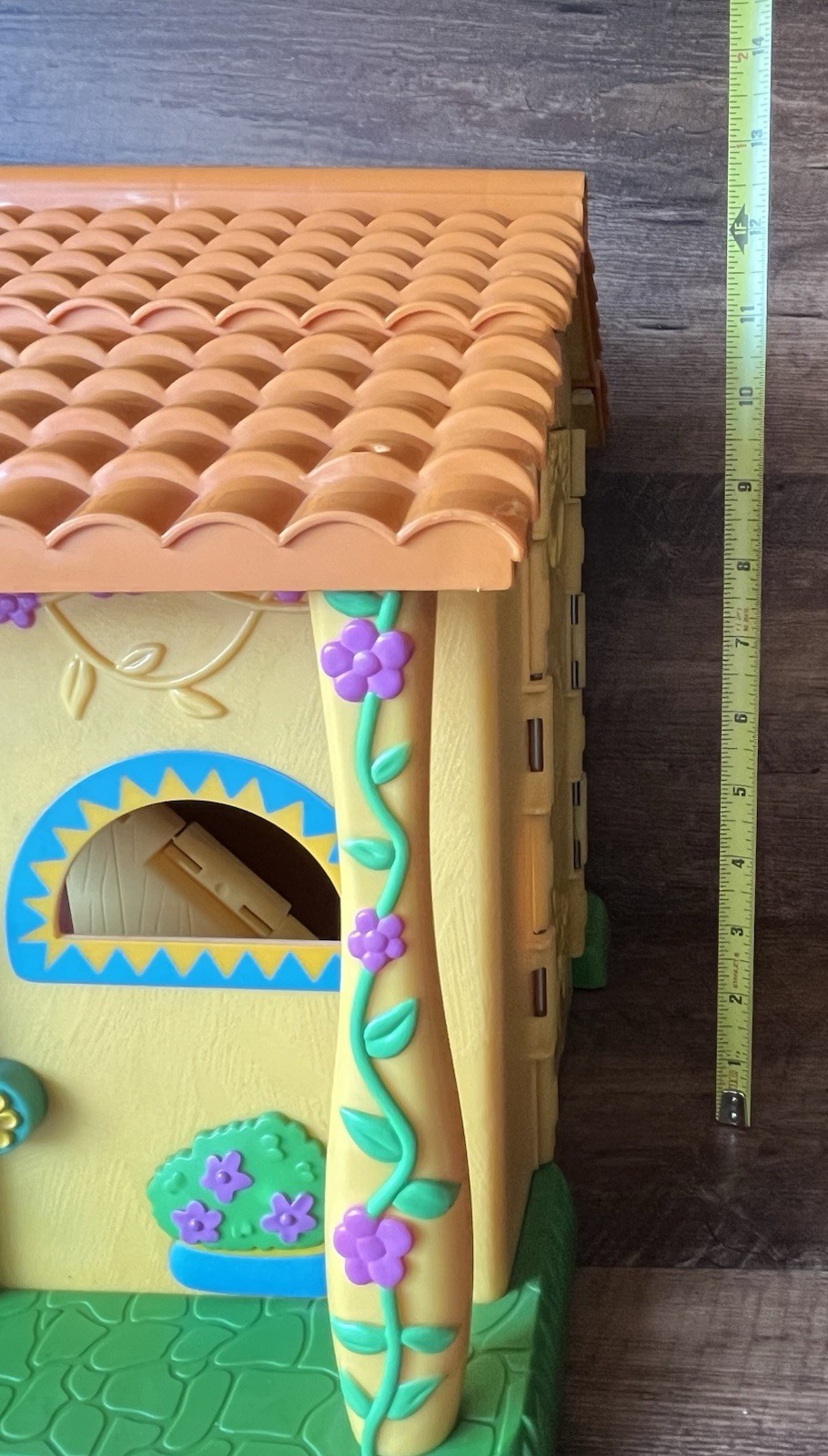 Dora The Explorer Talking Pop Up Play House 2003 With Family Figures & Furniture