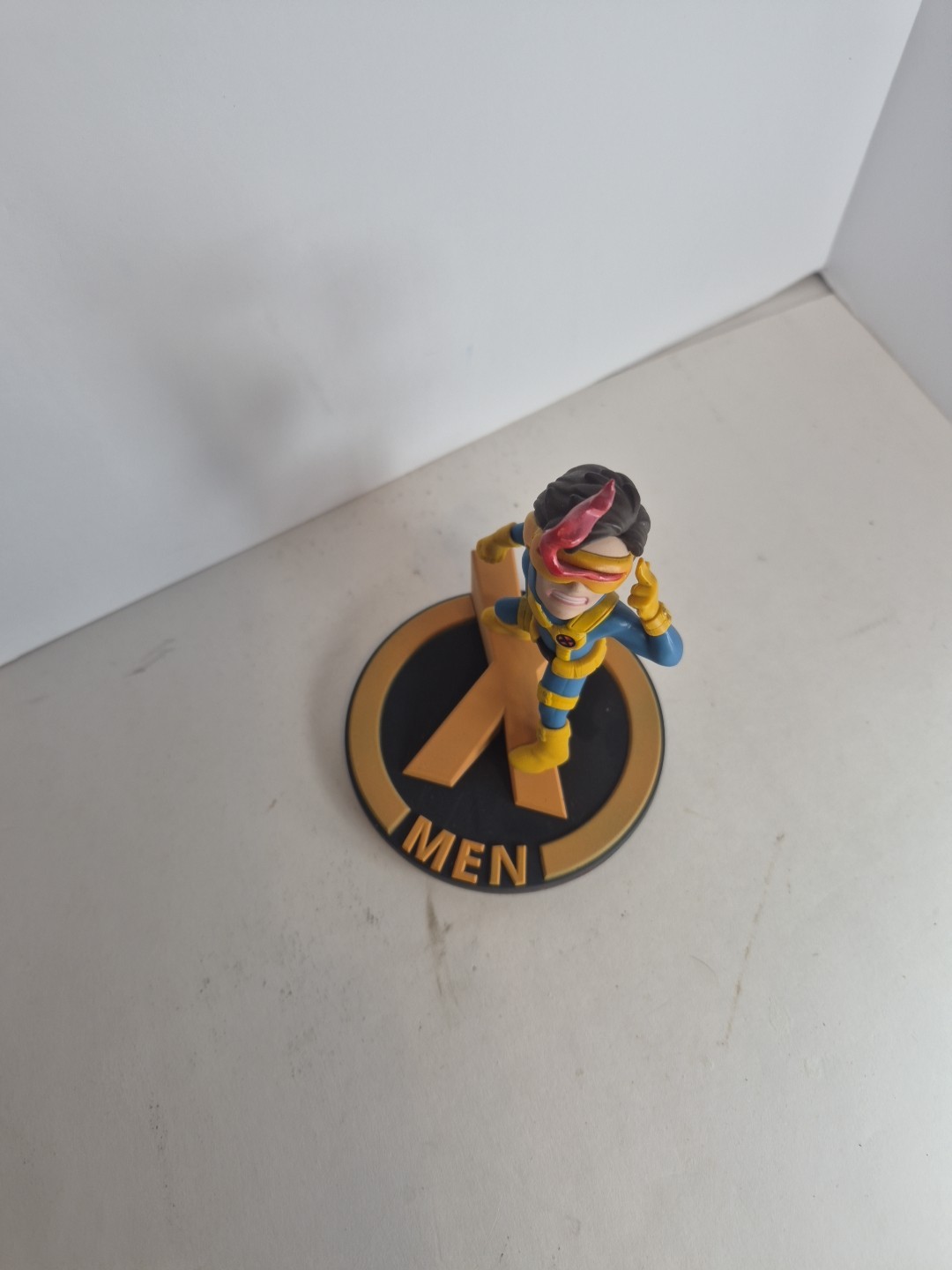 Quantum Mechanix: Marvel X-Men – Cyclops Q-Fig 5” Diorama Vinyl Figure Display