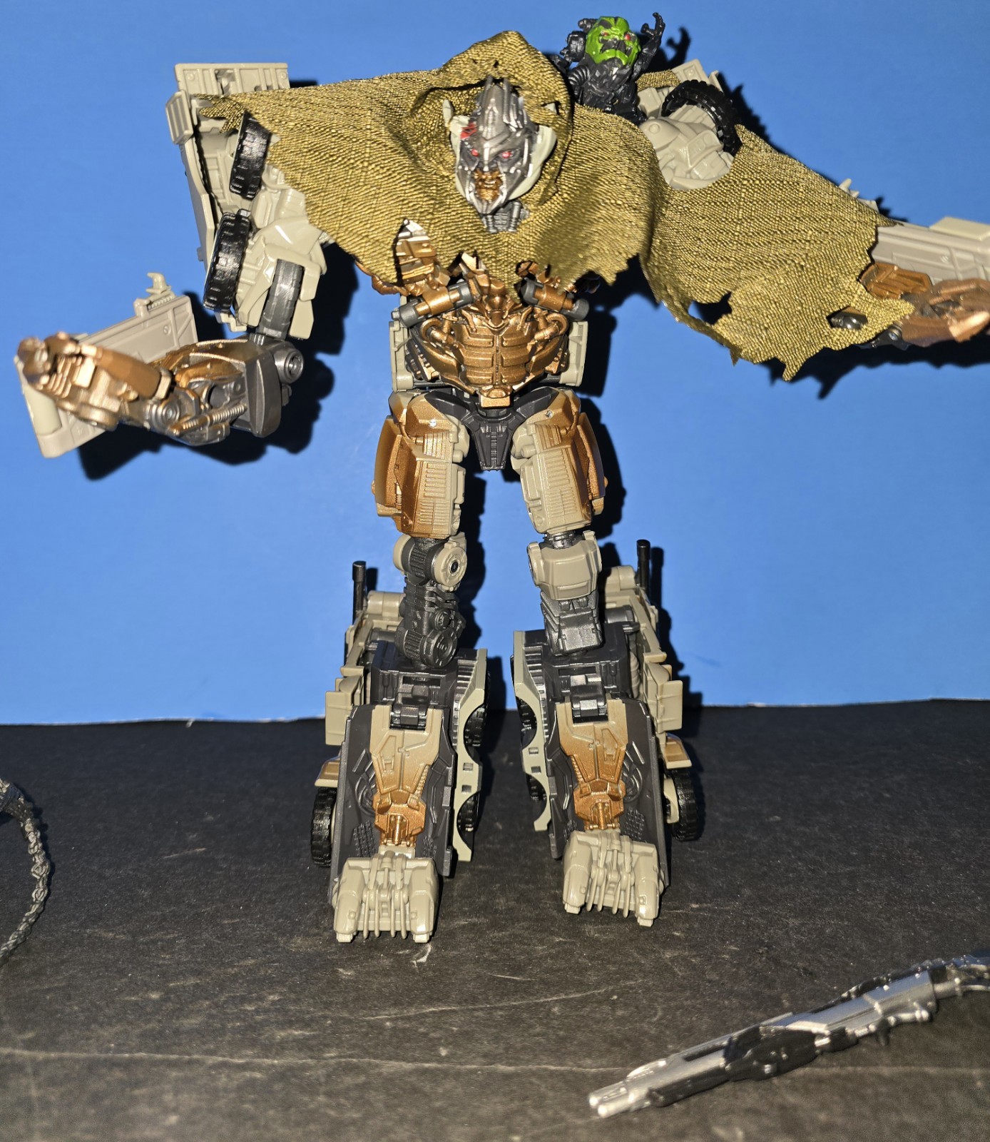 Hasbro Transformers Studio Series 34 Leader Megatron w/ Cape & Mini Figure