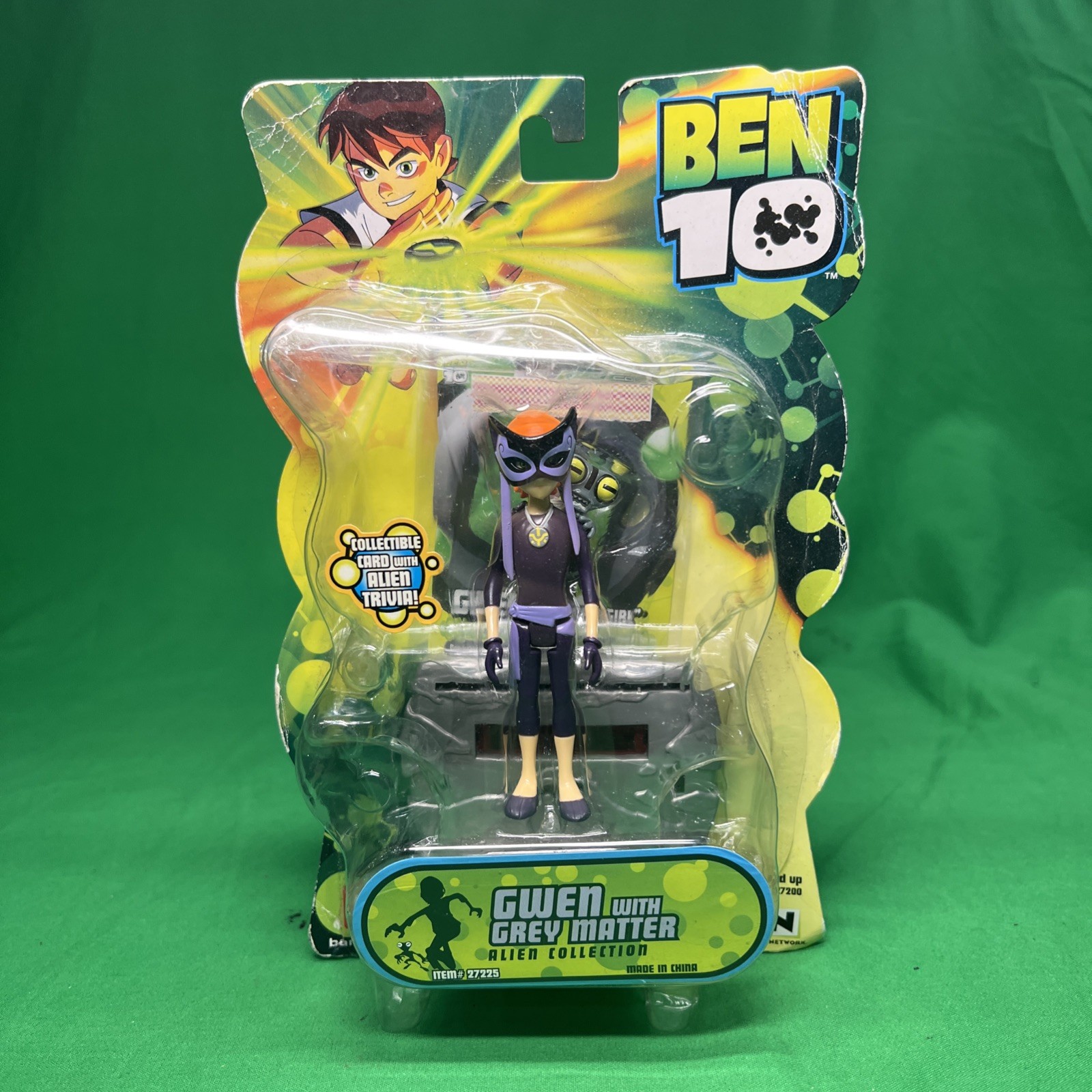 2007 Ben 10 Gwen Tennyson Grey Matter alien NIP Bandai card, stand Lucky Girl