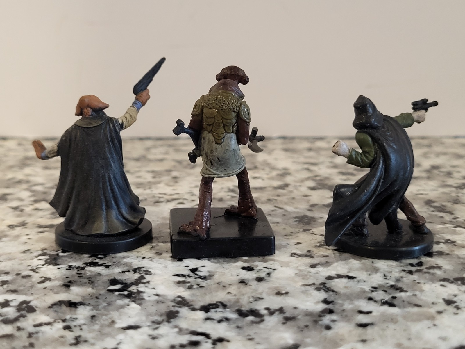 Assassin 54/60 Ithorian Commander 10/60 Black Sun 37/40 Miniatures STAR WARS B1