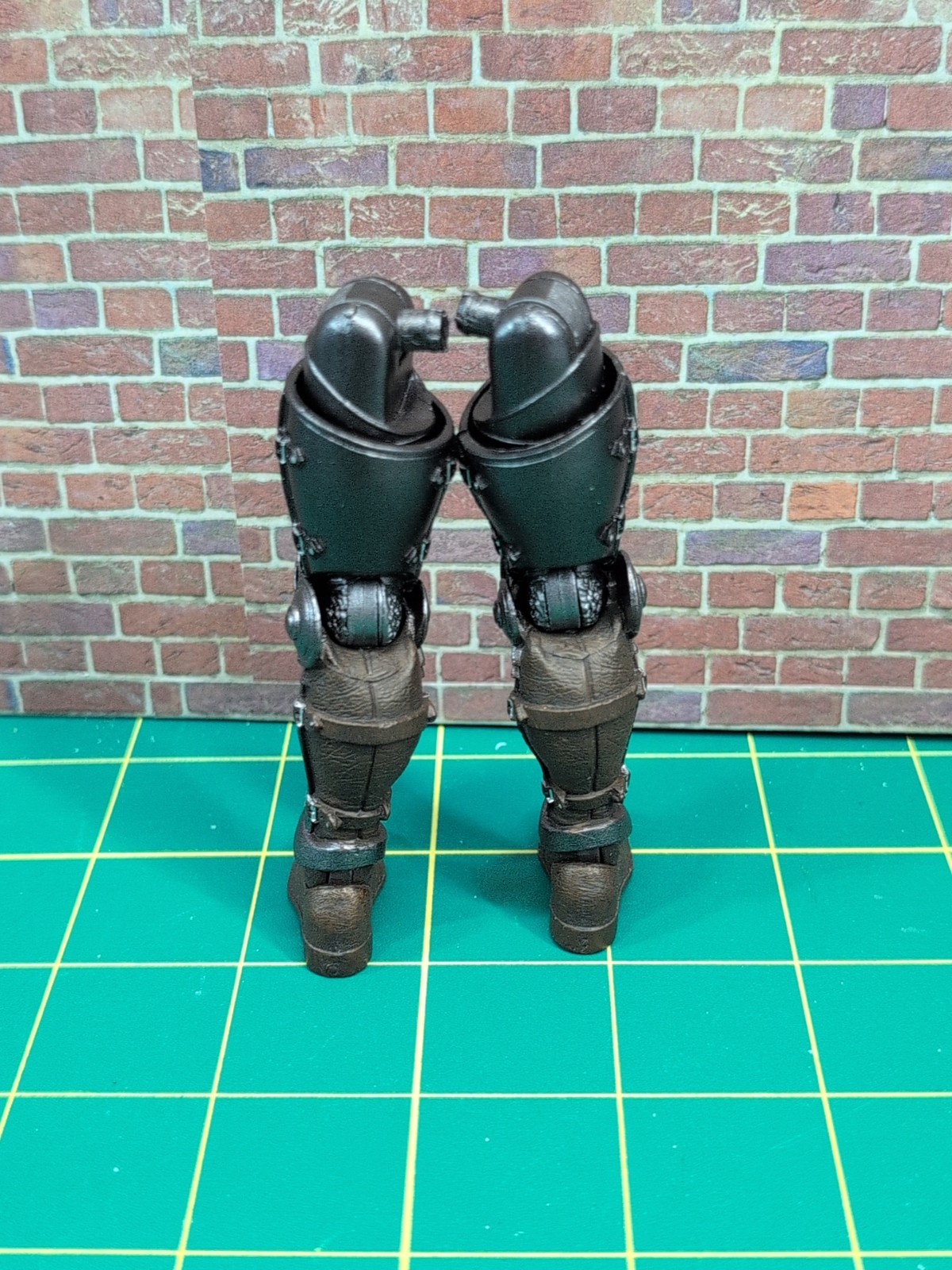 Mythic Legions FH Brown Leather Armory Knight « SET OF ARMOR LEGS w/LEATHER BOOTS