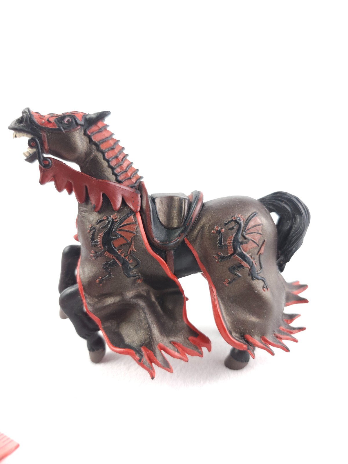Medieval Dragon King White-Red & Copper-Red Horses Papo