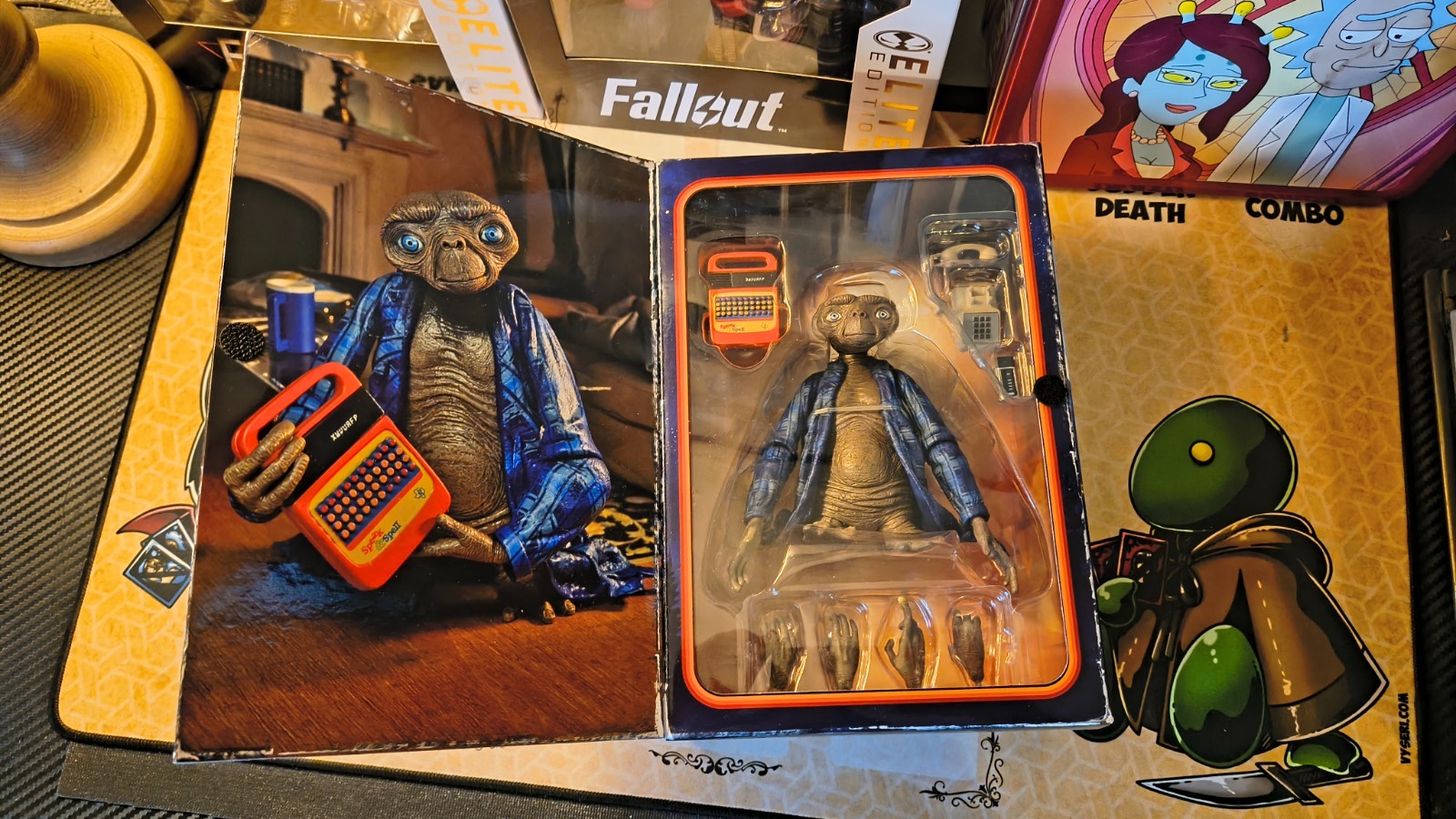 NECA Ultimate Telepathic ET The Extra-Terrestrial 40th Anniversary Action Figure