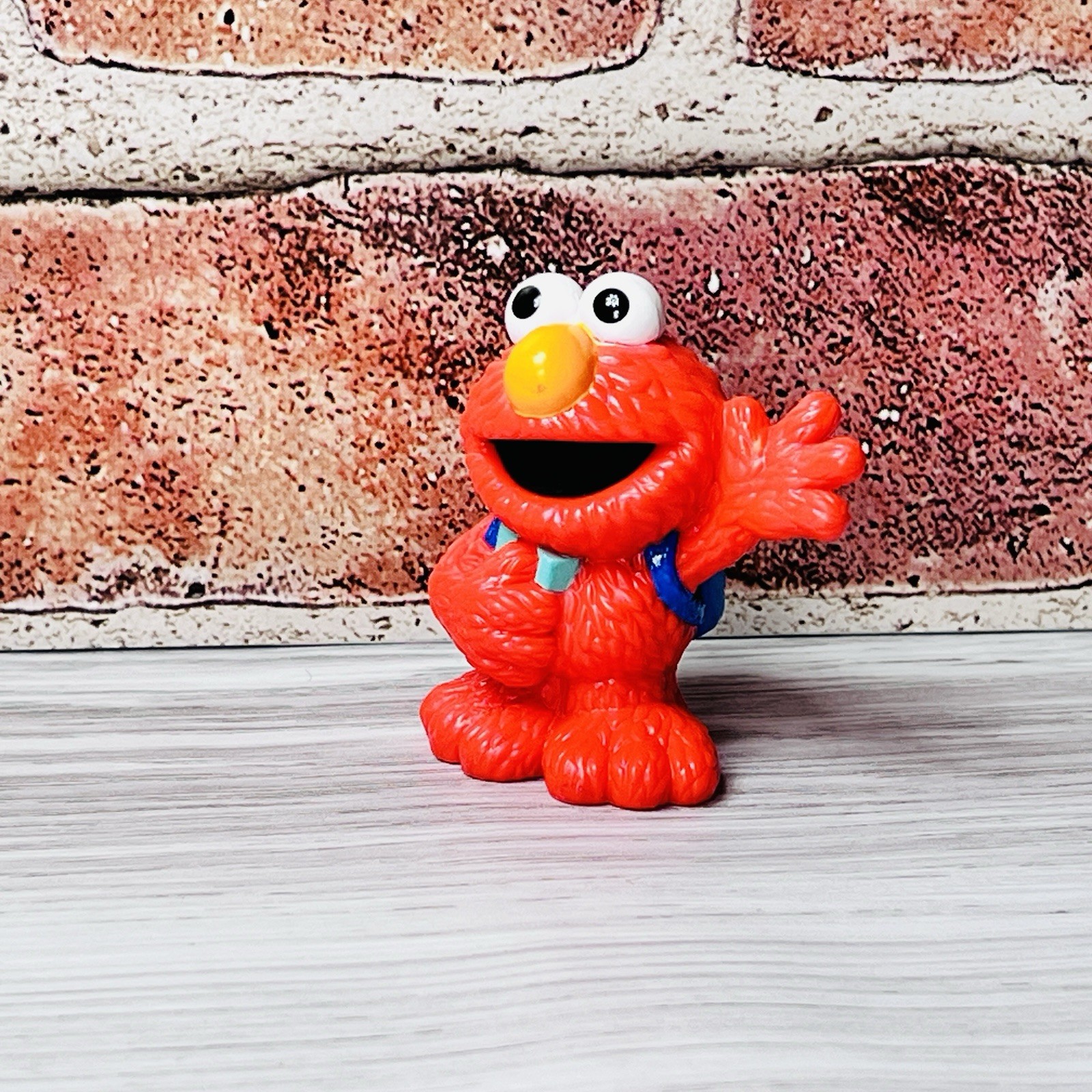 Sesame Street Workshop Elmo Backpack PVC 2.5&Prime; Figure Back To School Hasbro 2010