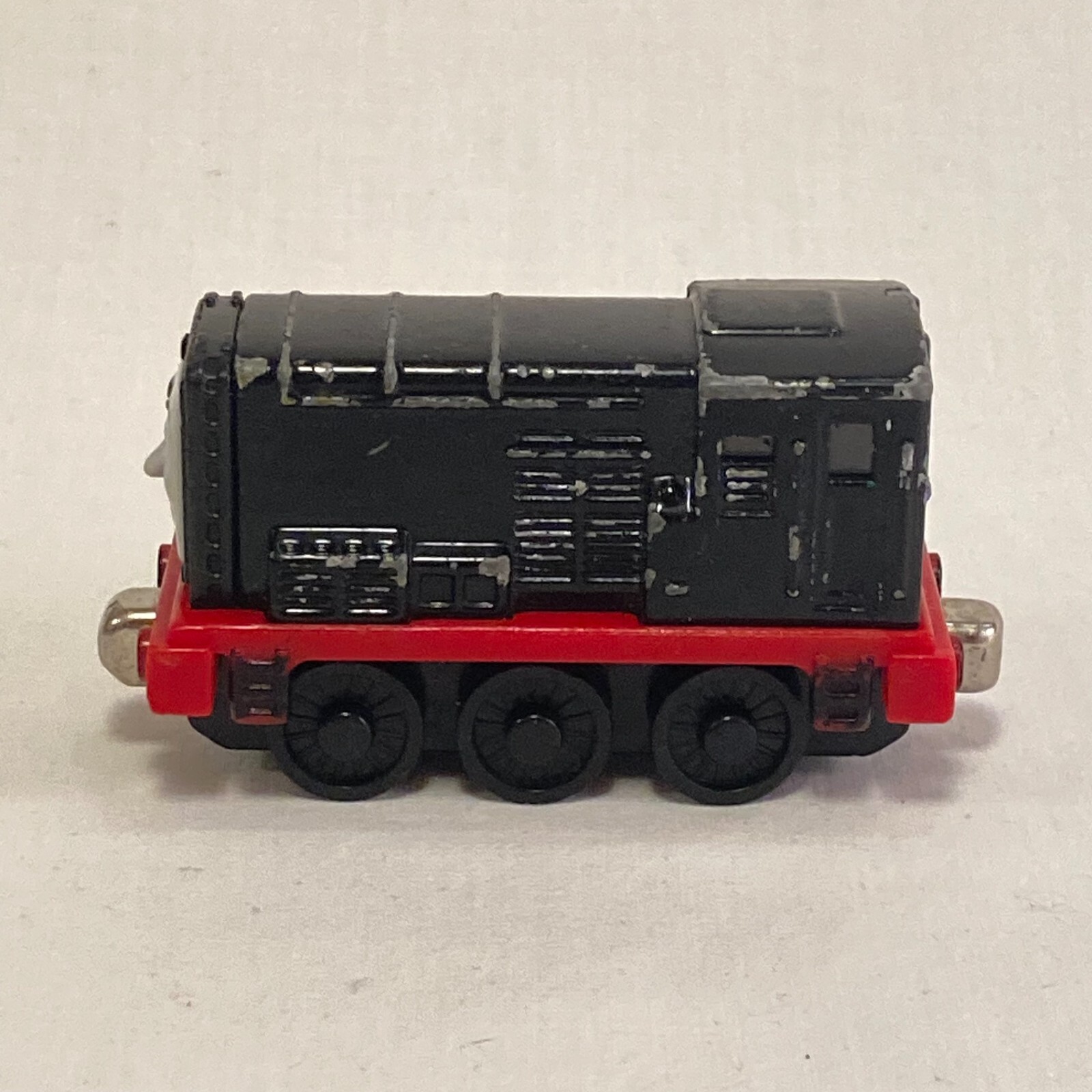 Thomas The Train Diesel Take Along N Play Diecast Metal Emgine 2009 Magnets