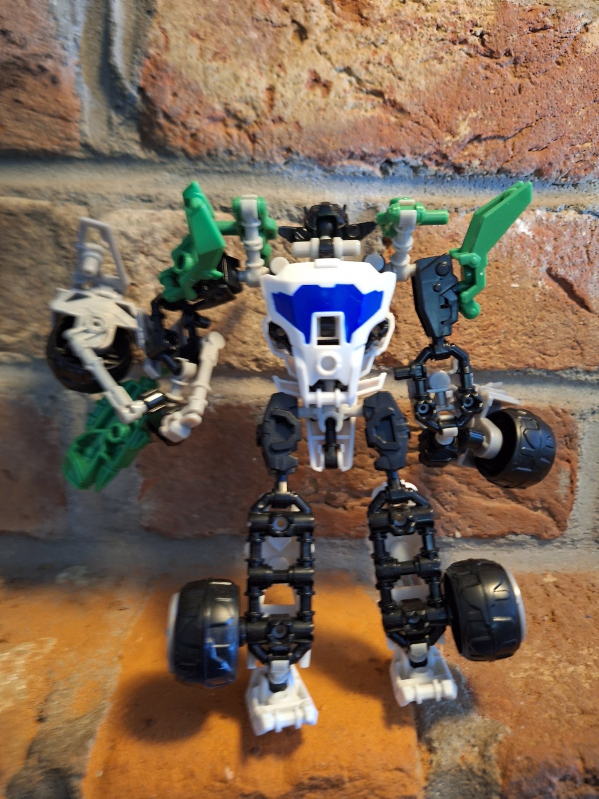 TRANSFORMERS Construct Bots Elite Wheeljack Built 6.5&Prime; Action Figure Hasbro Set