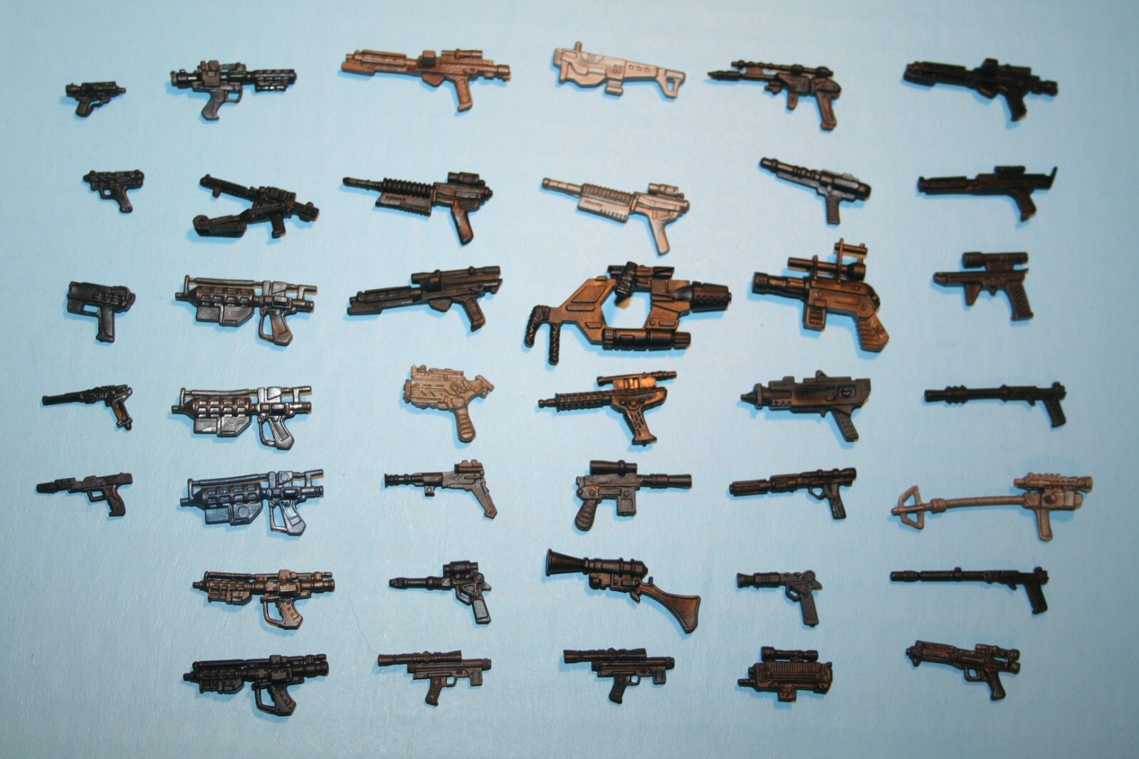 STAR WARS MODERN WEAPONS « BLASTERS » 1995-2022 DIFFERENT GREAT SHAPE FIGURE