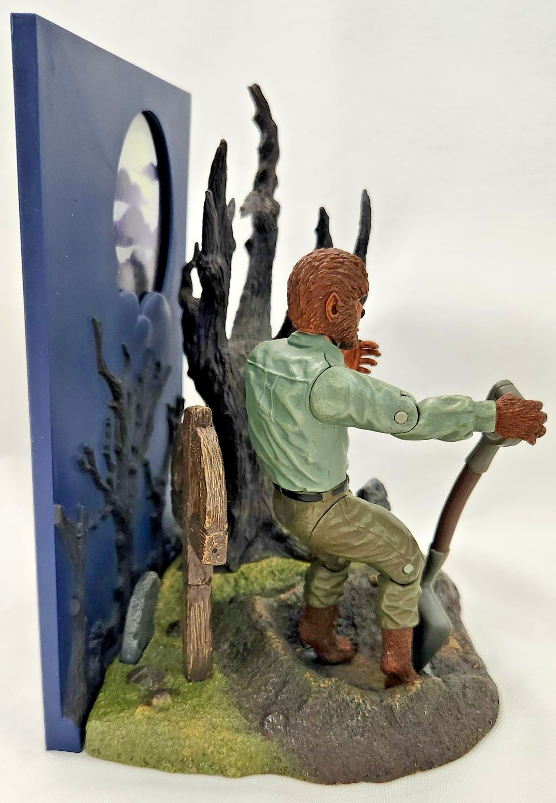 Universal Studios Monsters THE WOLF MAN Figure Cemetary Diorama 2003 Jakks