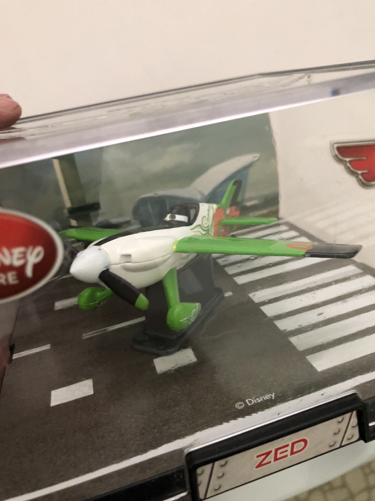 Disney Store Pixar PLANES ZED Exclusive 1:43 Die Cast Plastic Display Case