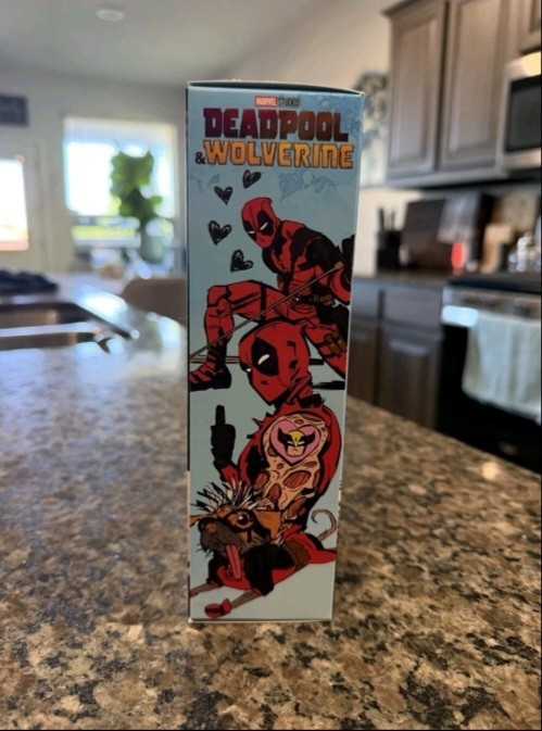 MEZCO ONE:12 DEADPOOL & WOLVERINE DEADPOOL