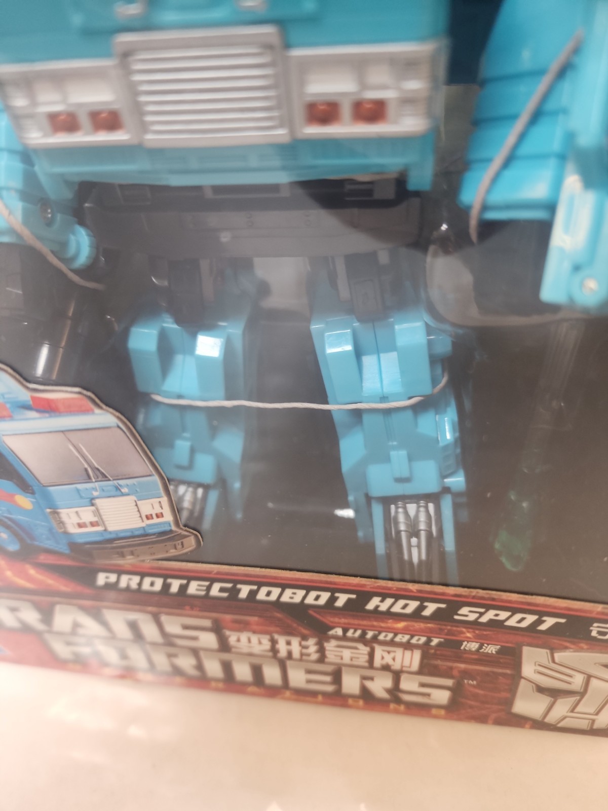 Hasbro Transformers Generations Protectobot Hot Spot Factory Sealed