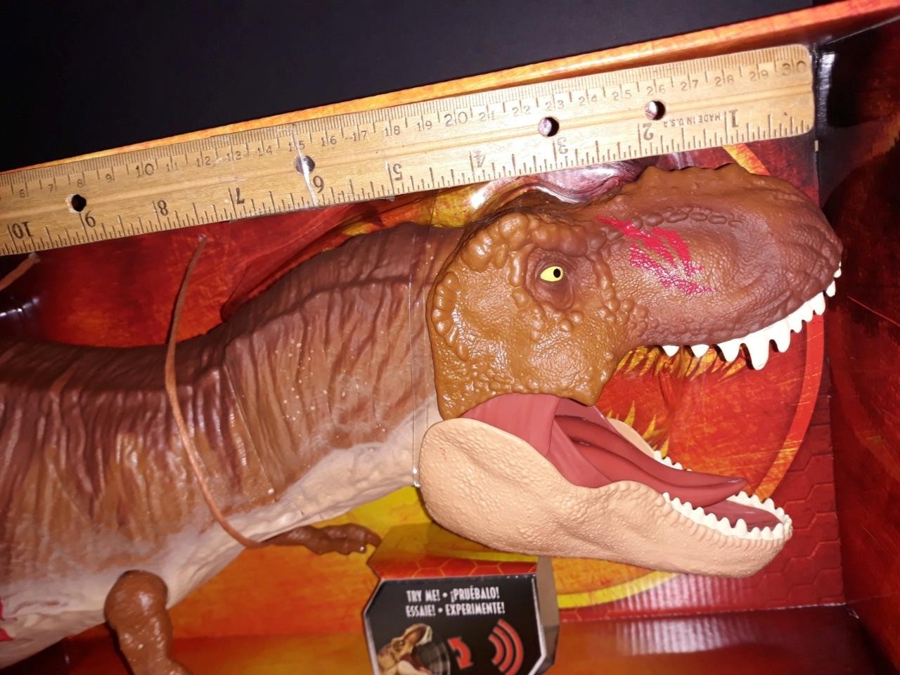 Jurassic World Tyranosaurus Rex Walmart Exclusive 40&Prime; Battle Damage Colossal #1