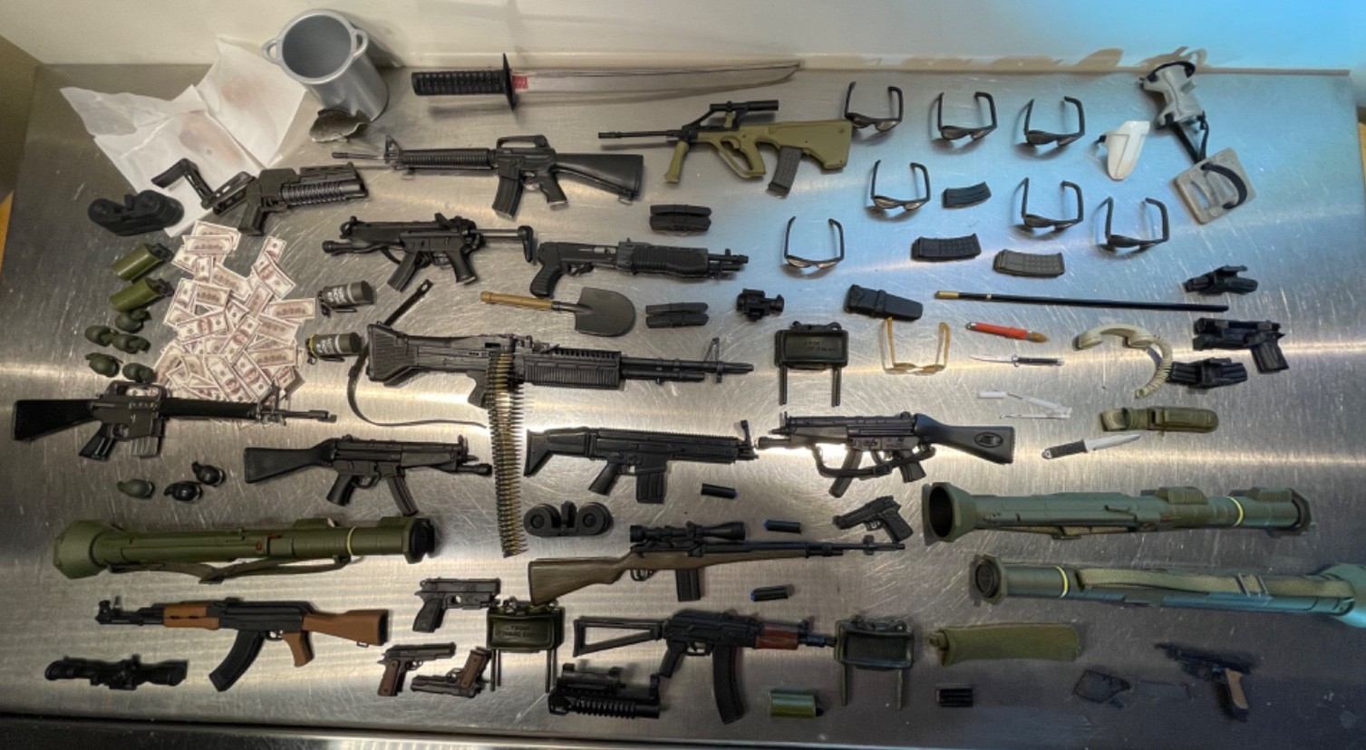 1:6 Figure Parts Lot Guns Rocket Launchers Grenades Pistols Sunglasses Knives