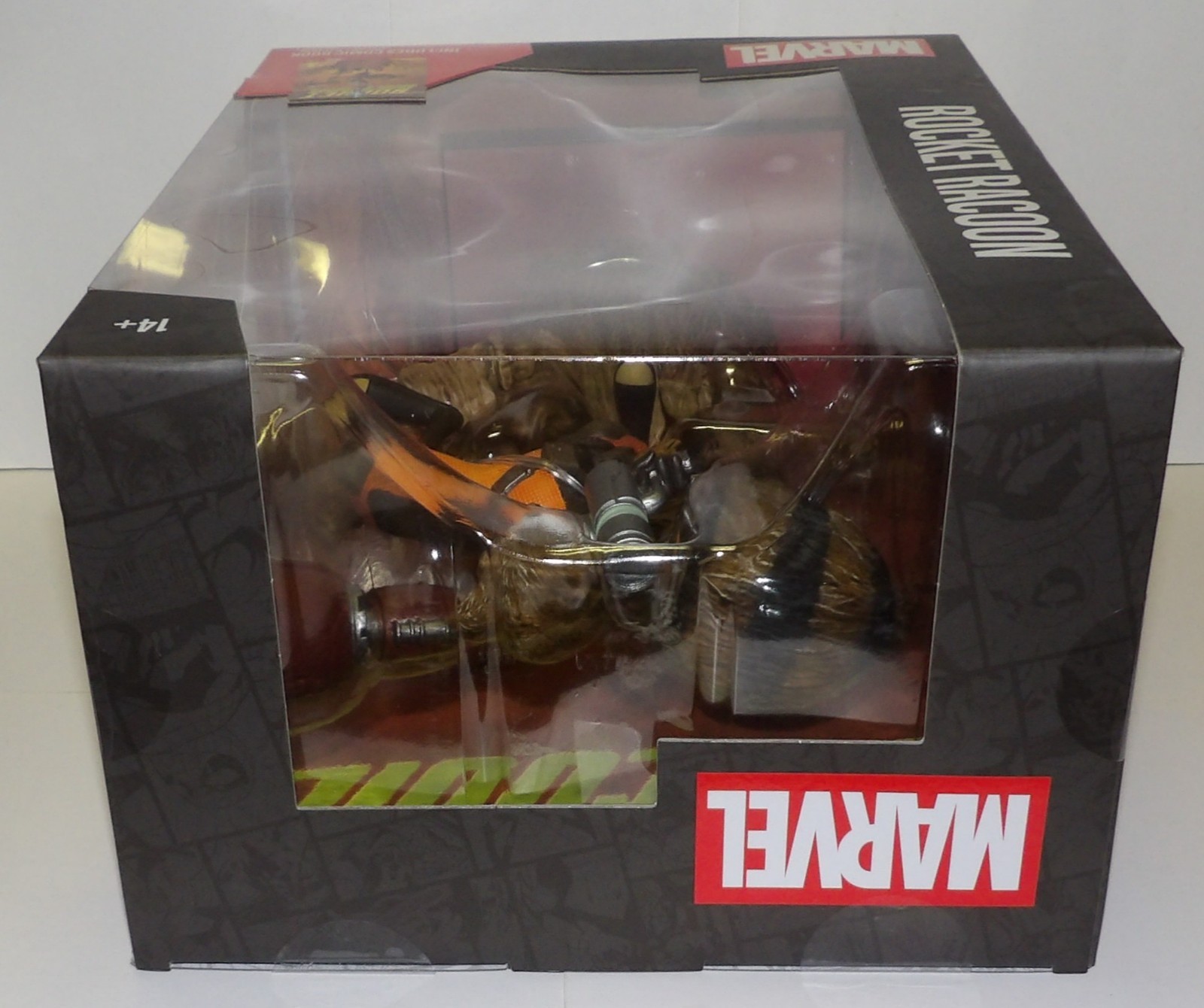 McFarlane ~ ROCKET RACOON ~ Marvel Collection Figure & Comic Chasing Tale #1
